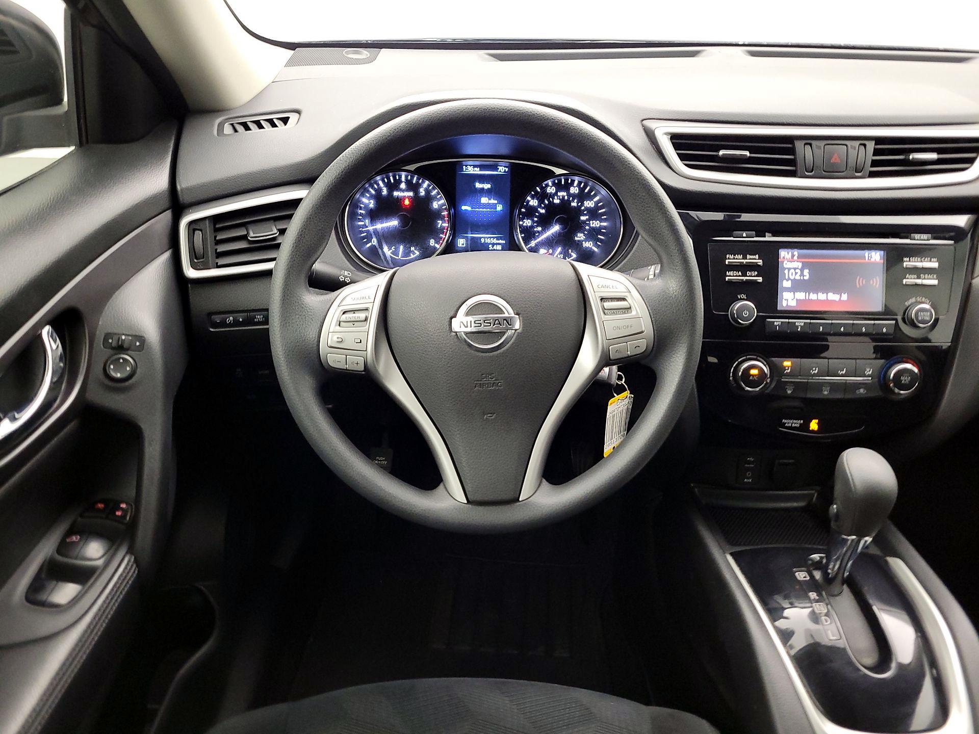 Thumbnail: 2016 Nissan Rogue - 10