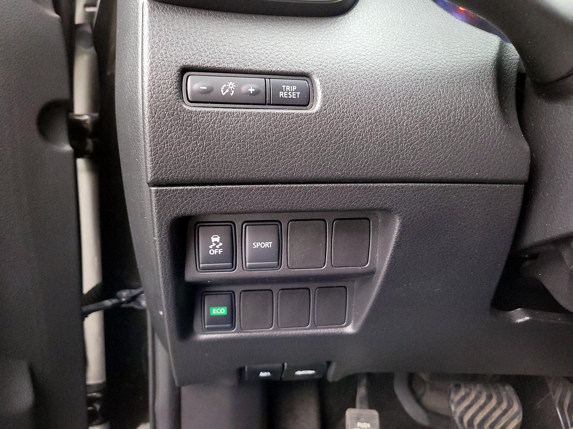 Thumbnail: 2016 Nissan Rogue - 13