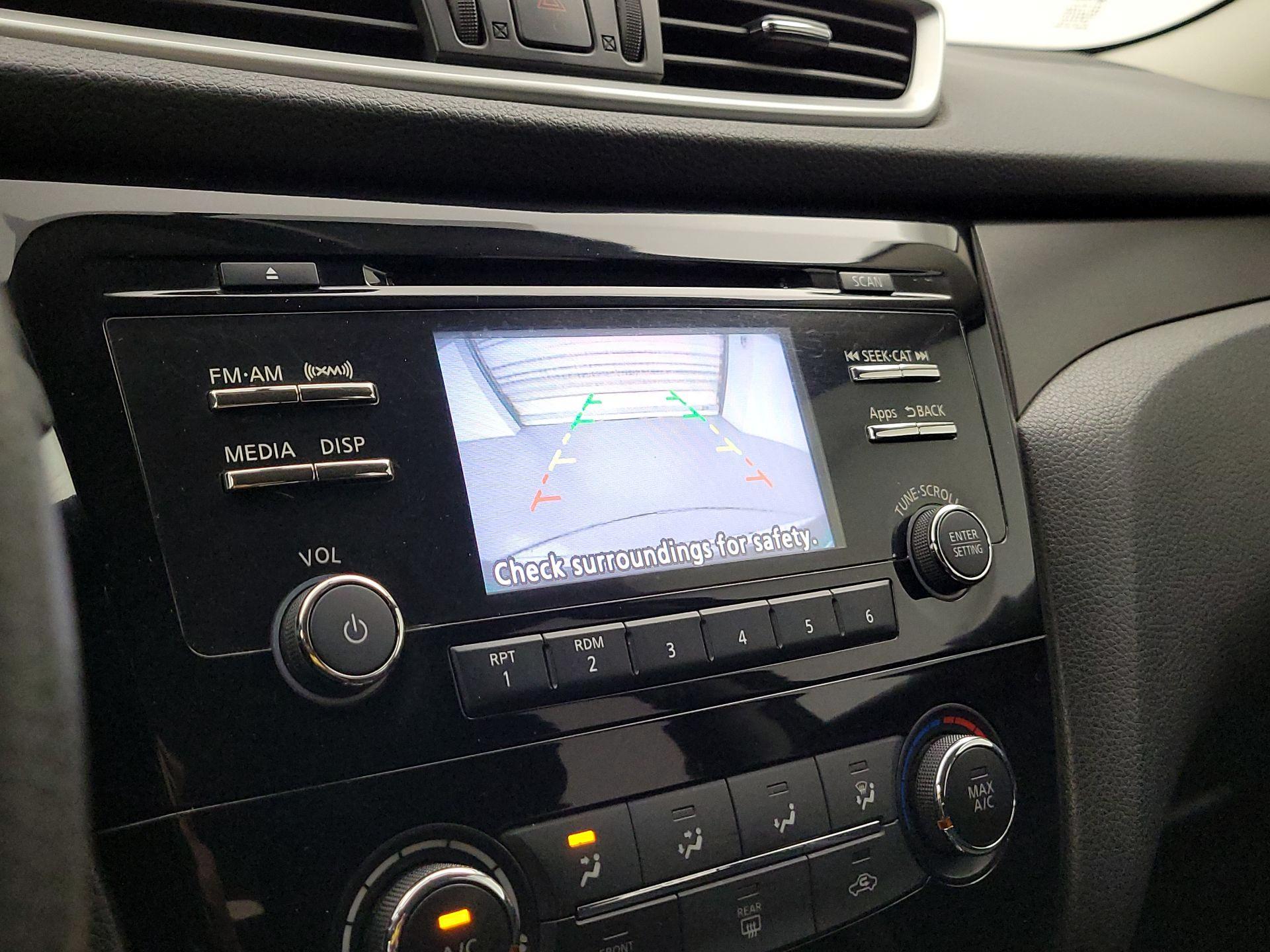 Thumbnail: 2016 Nissan Rogue - 14