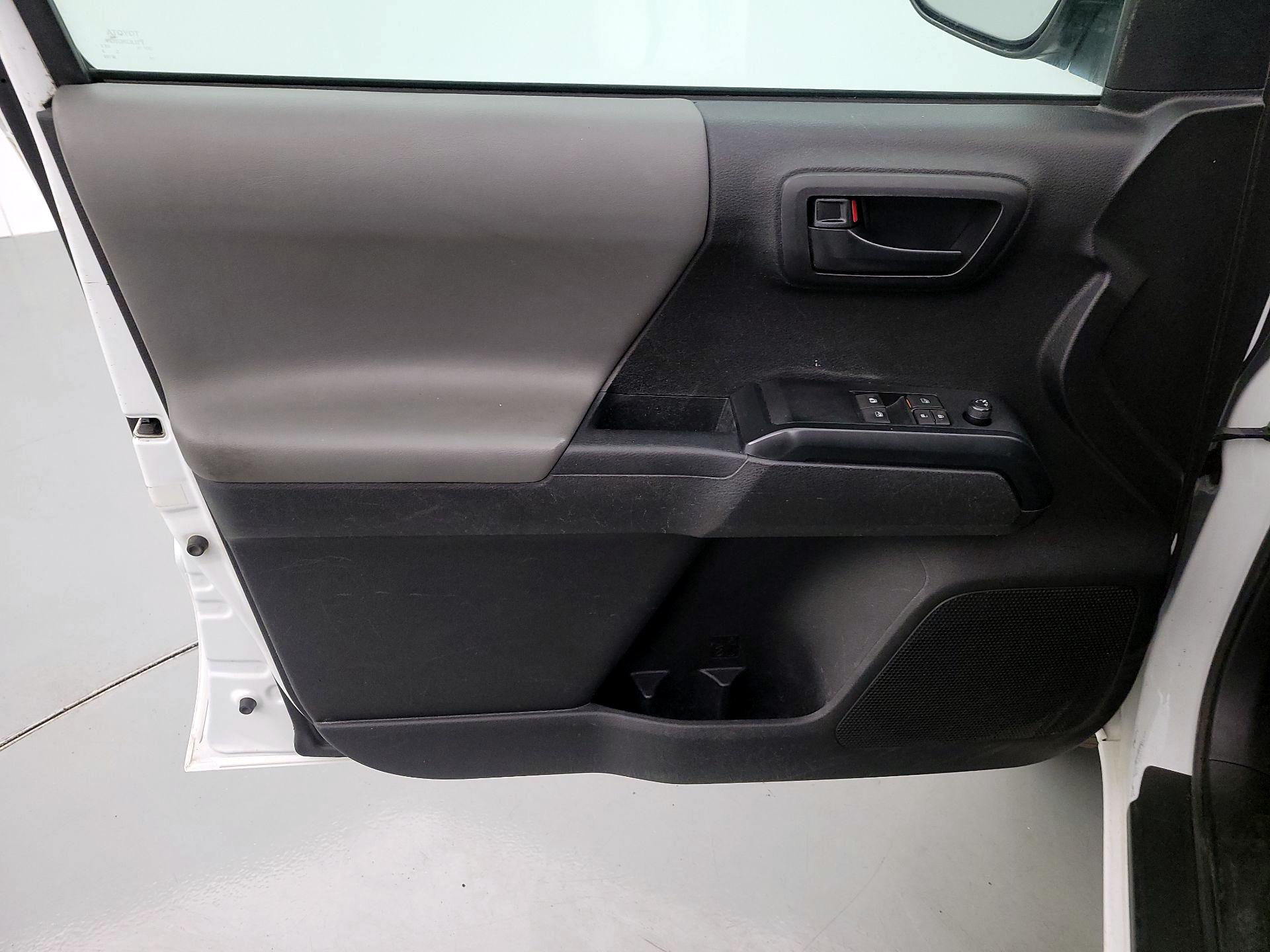 Thumbnail: 2022 Toyota Tacoma - 12