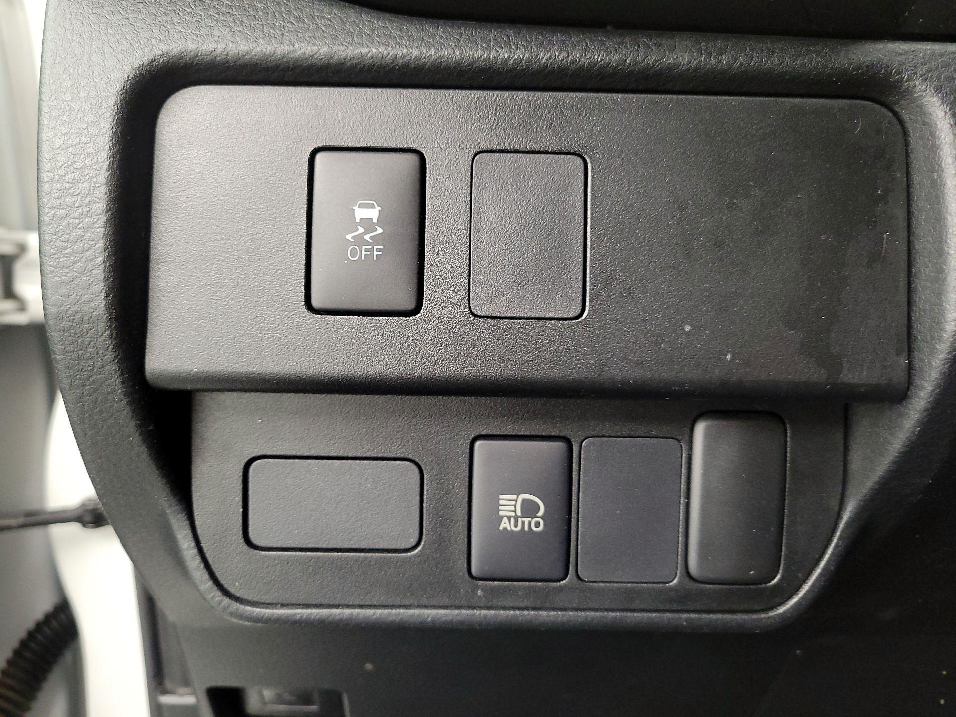 Thumbnail: 2022 Toyota Tacoma - 13