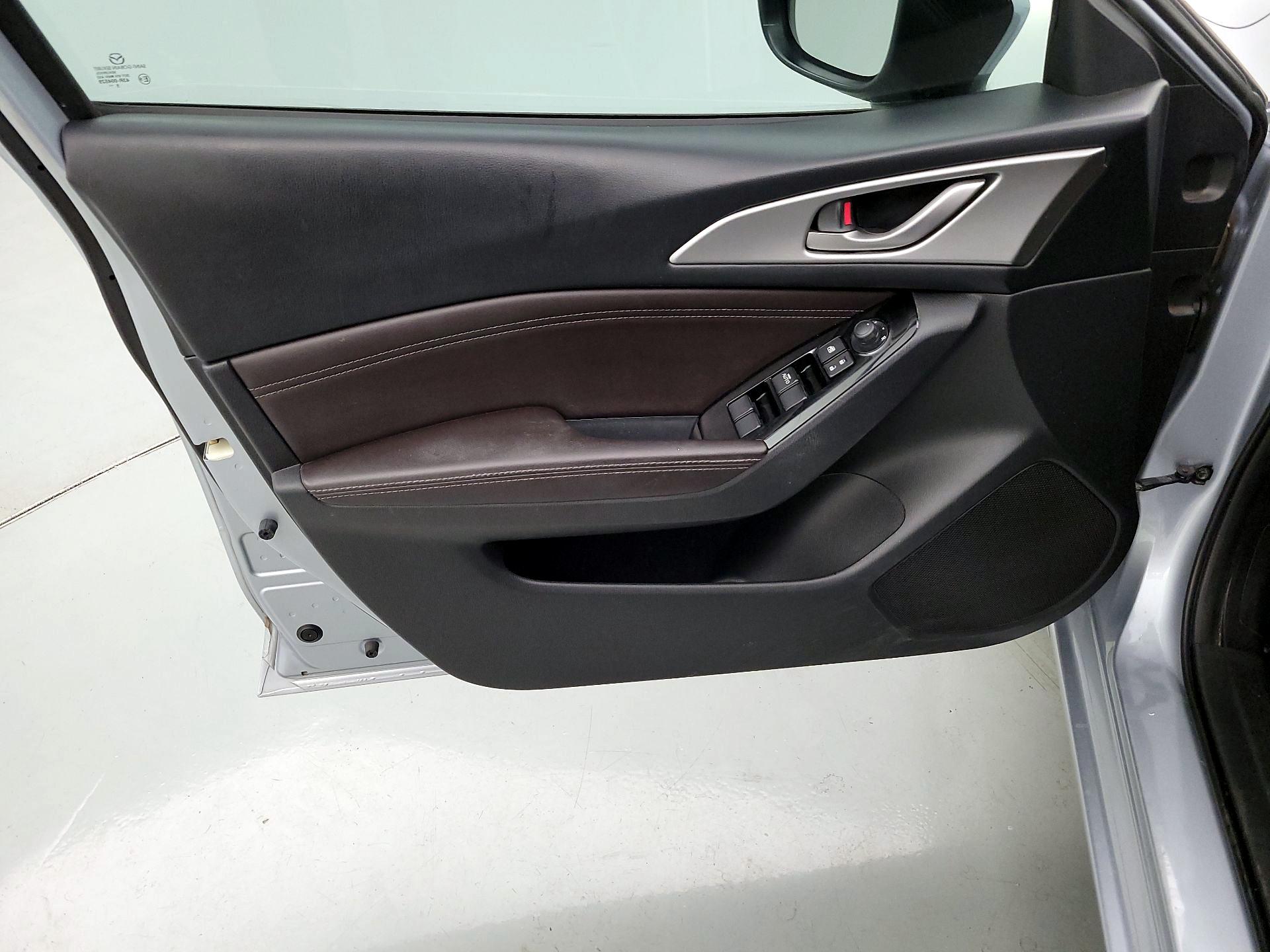 Thumbnail: 2017 Mazda Mazda3 - 12