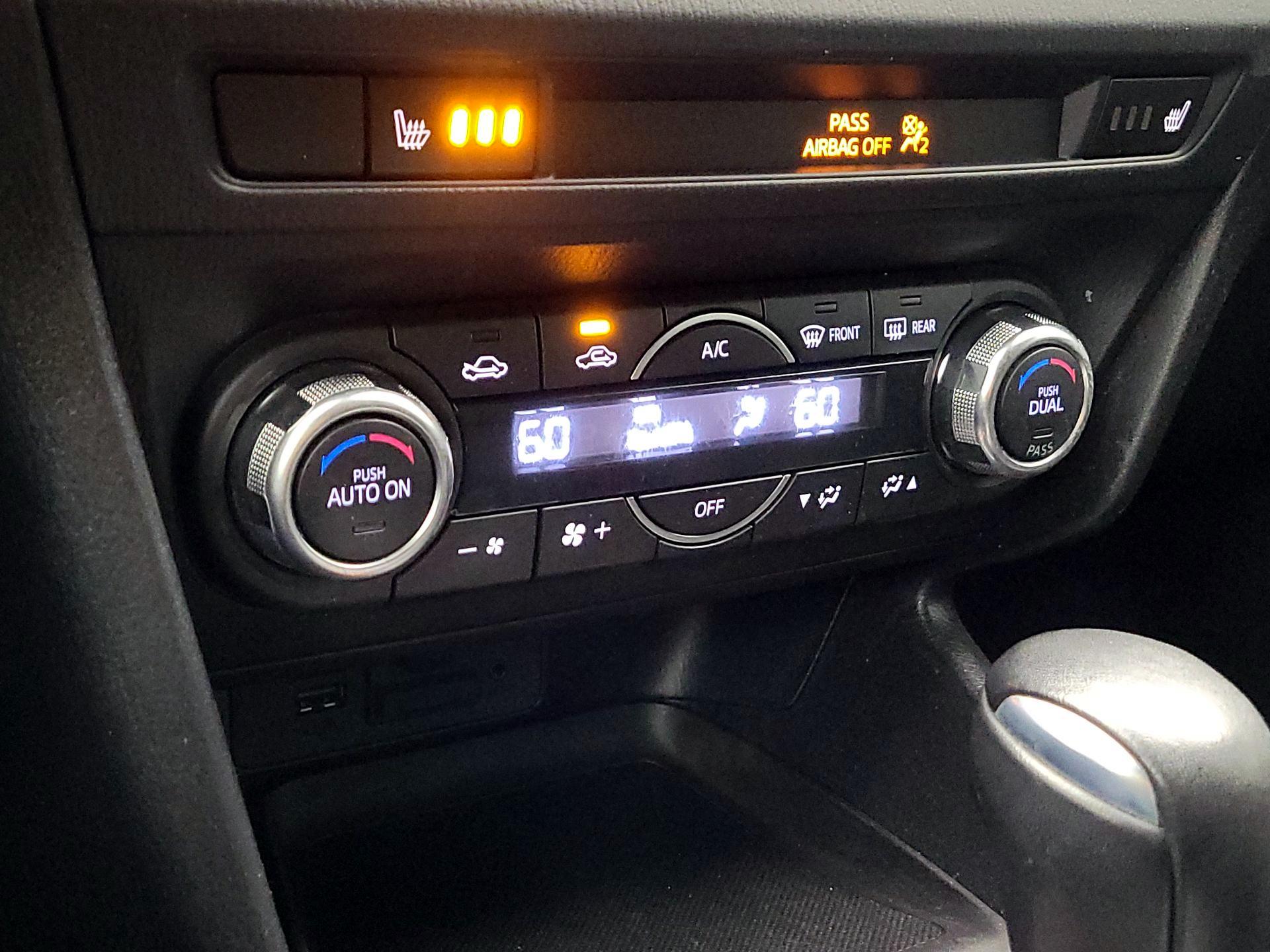 Thumbnail: 2017 Mazda Mazda3 - 16