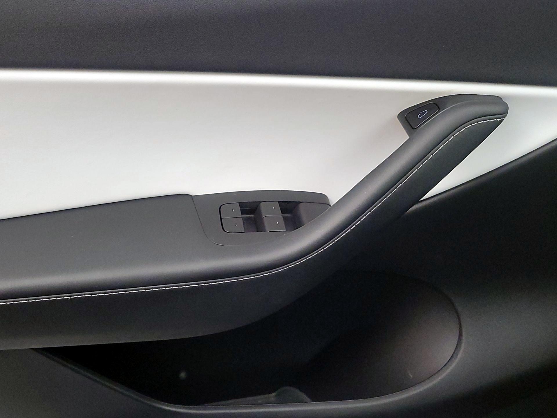 Thumbnail: 2022 Tesla Model Y - 12