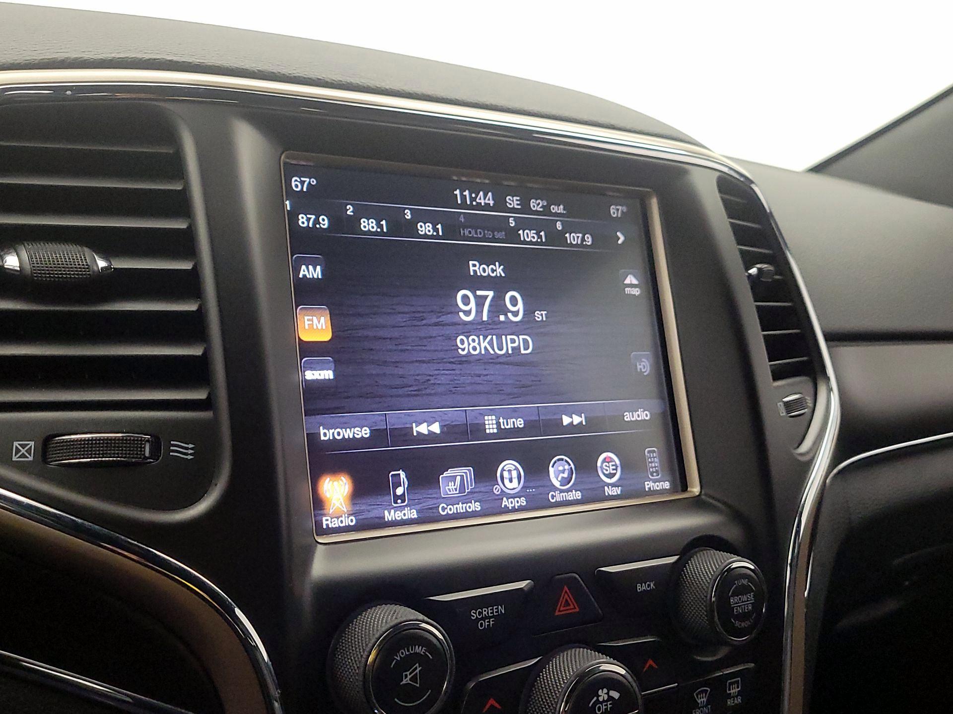 Thumbnail: 2015 Jeep Grand Cherokee - 16