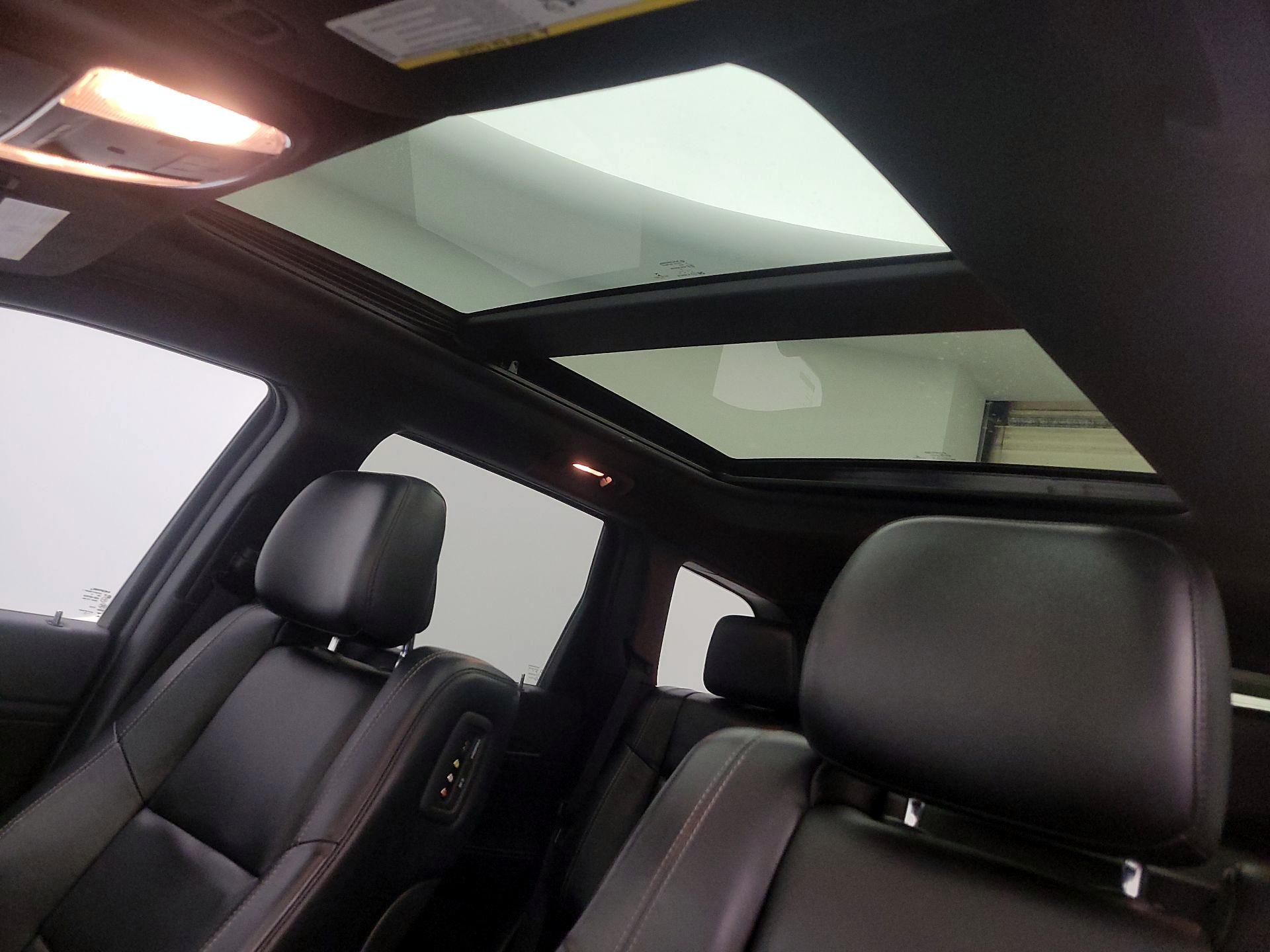 Thumbnail: 2015 Jeep Grand Cherokee - 20