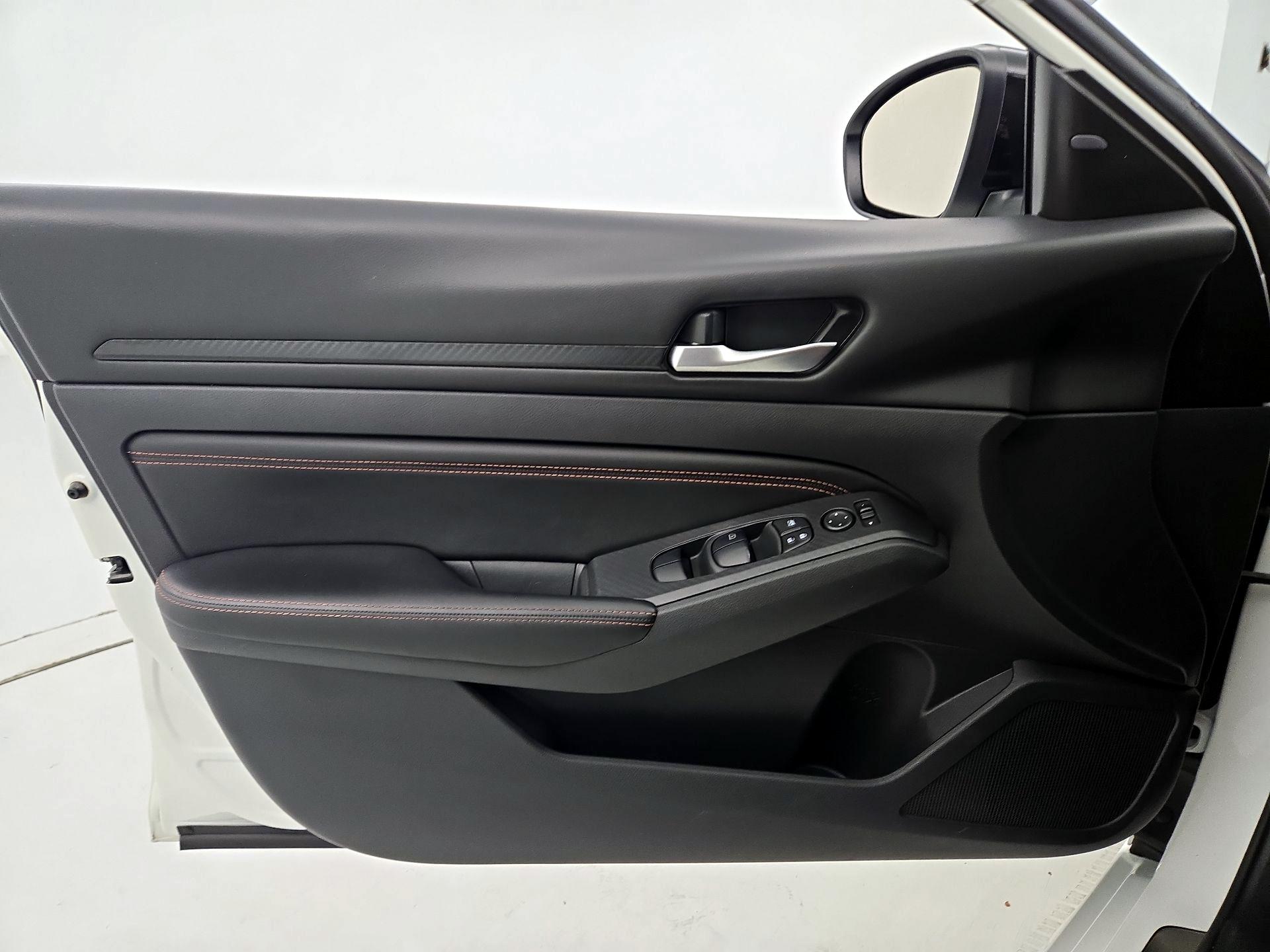 Thumbnail: 2022 Nissan Altima - 12