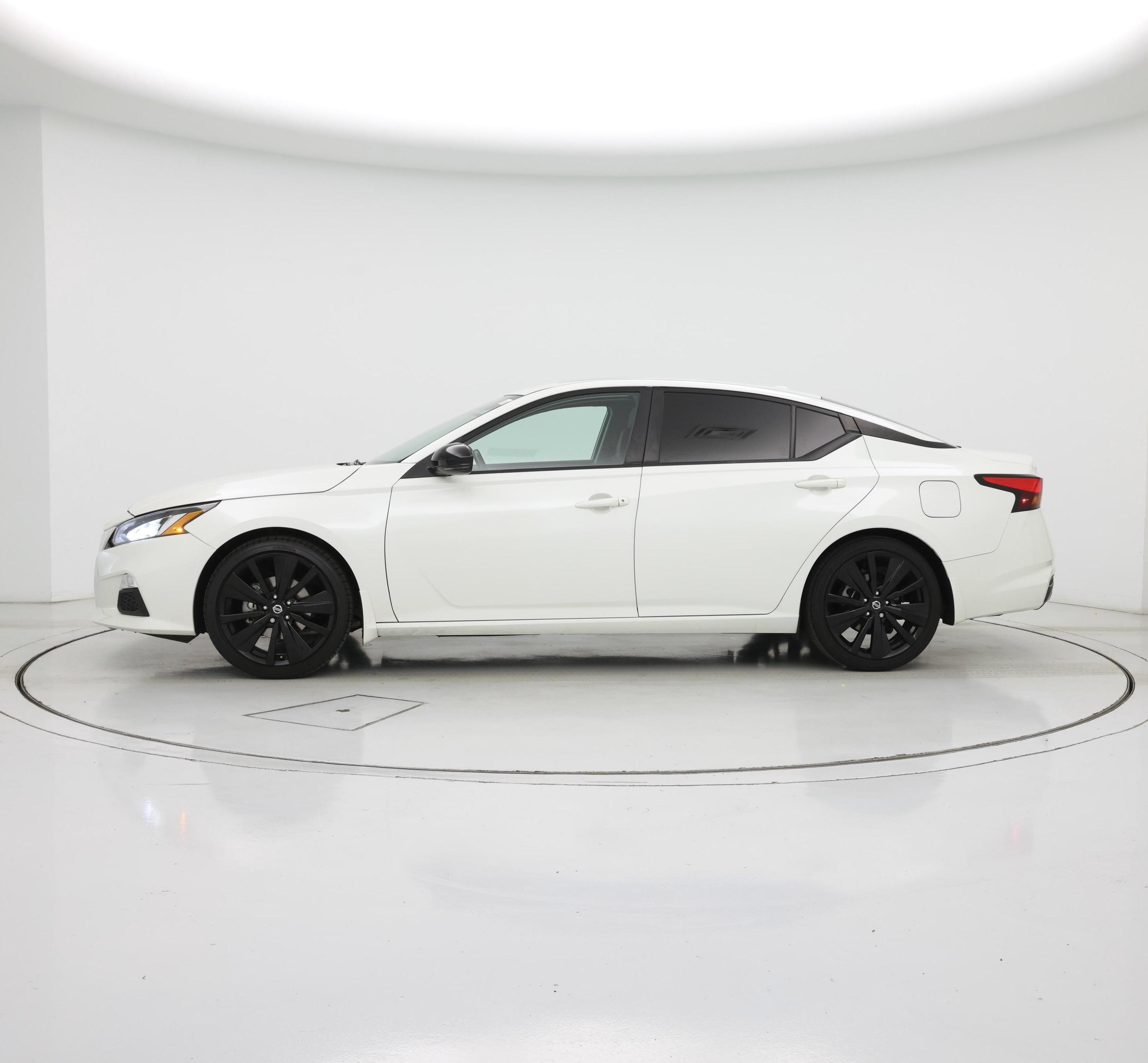 Thumbnail: 2022 Nissan Altima - 3