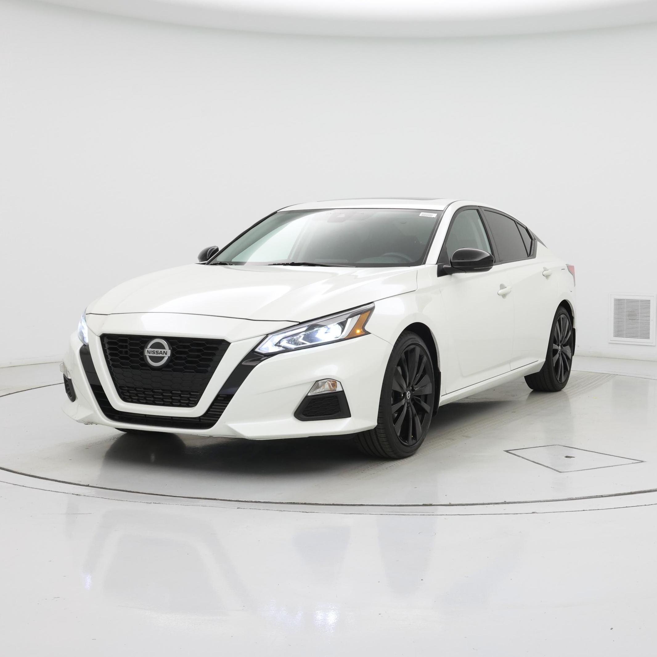 Thumbnail: 2022 Nissan Altima - 4