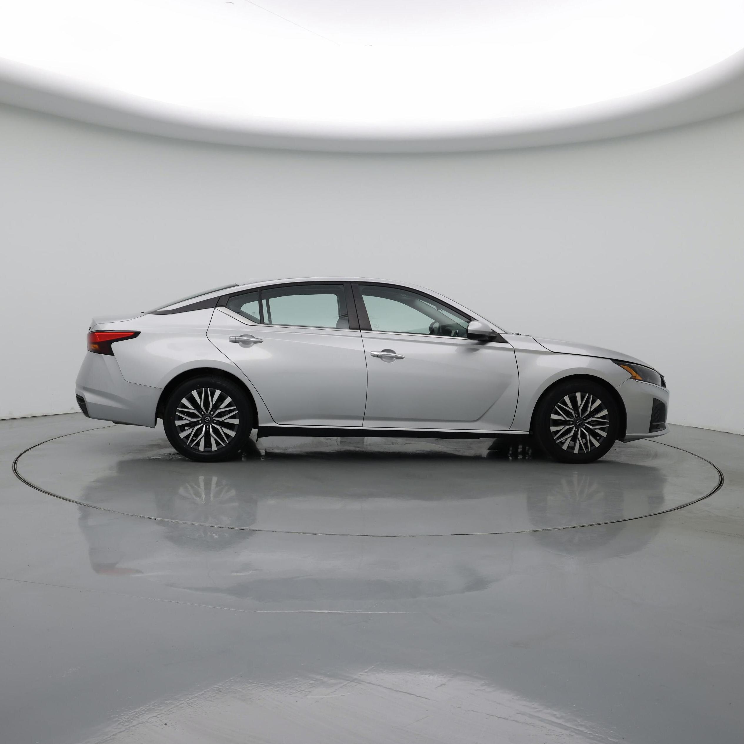 Thumbnail: 2023 Nissan Altima - 7