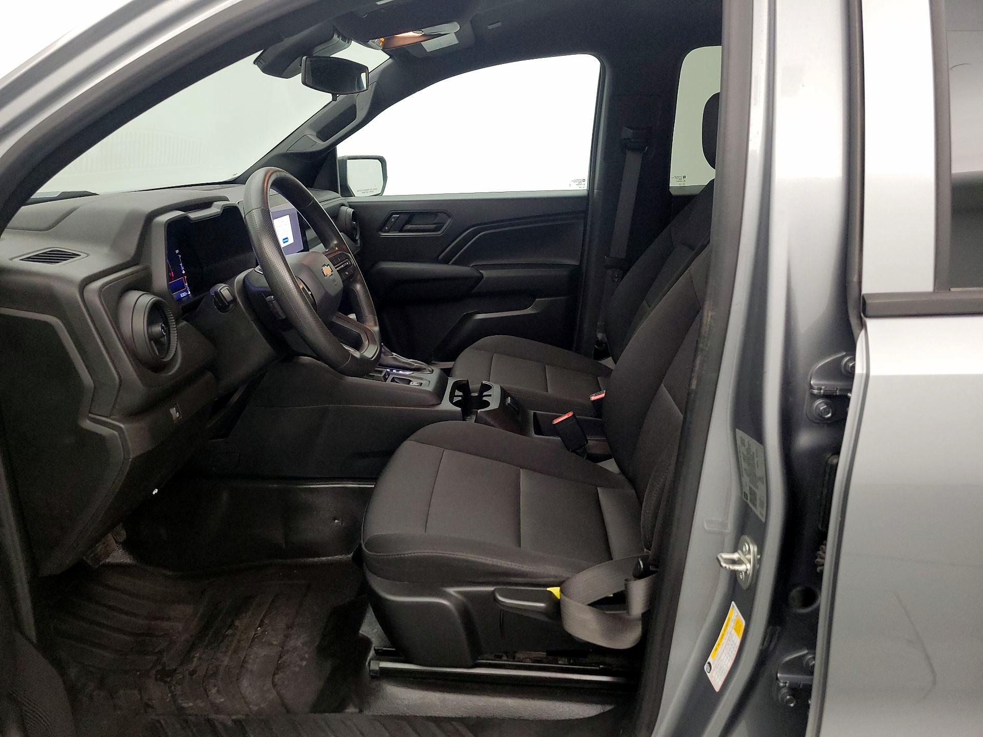 Thumbnail: 2023 Chevrolet Colorado - 11