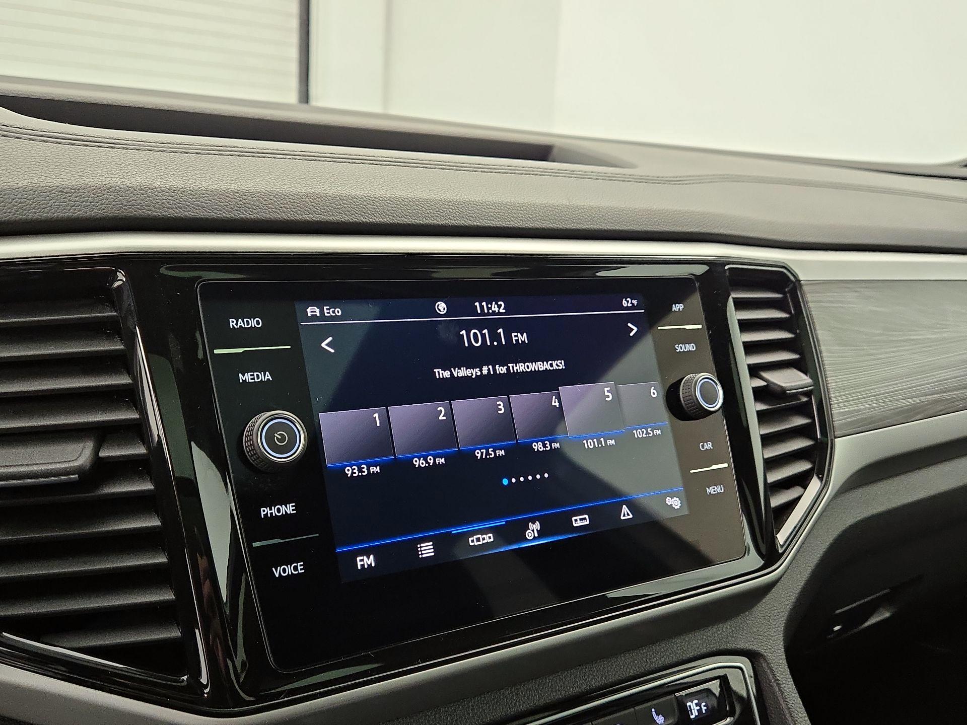 Thumbnail: 2023 Volkswagen Atlas - 14