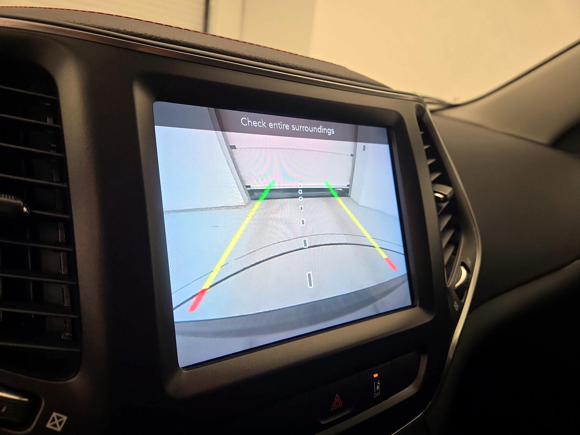 Thumbnail: 2022 Jeep Cherokee - 14