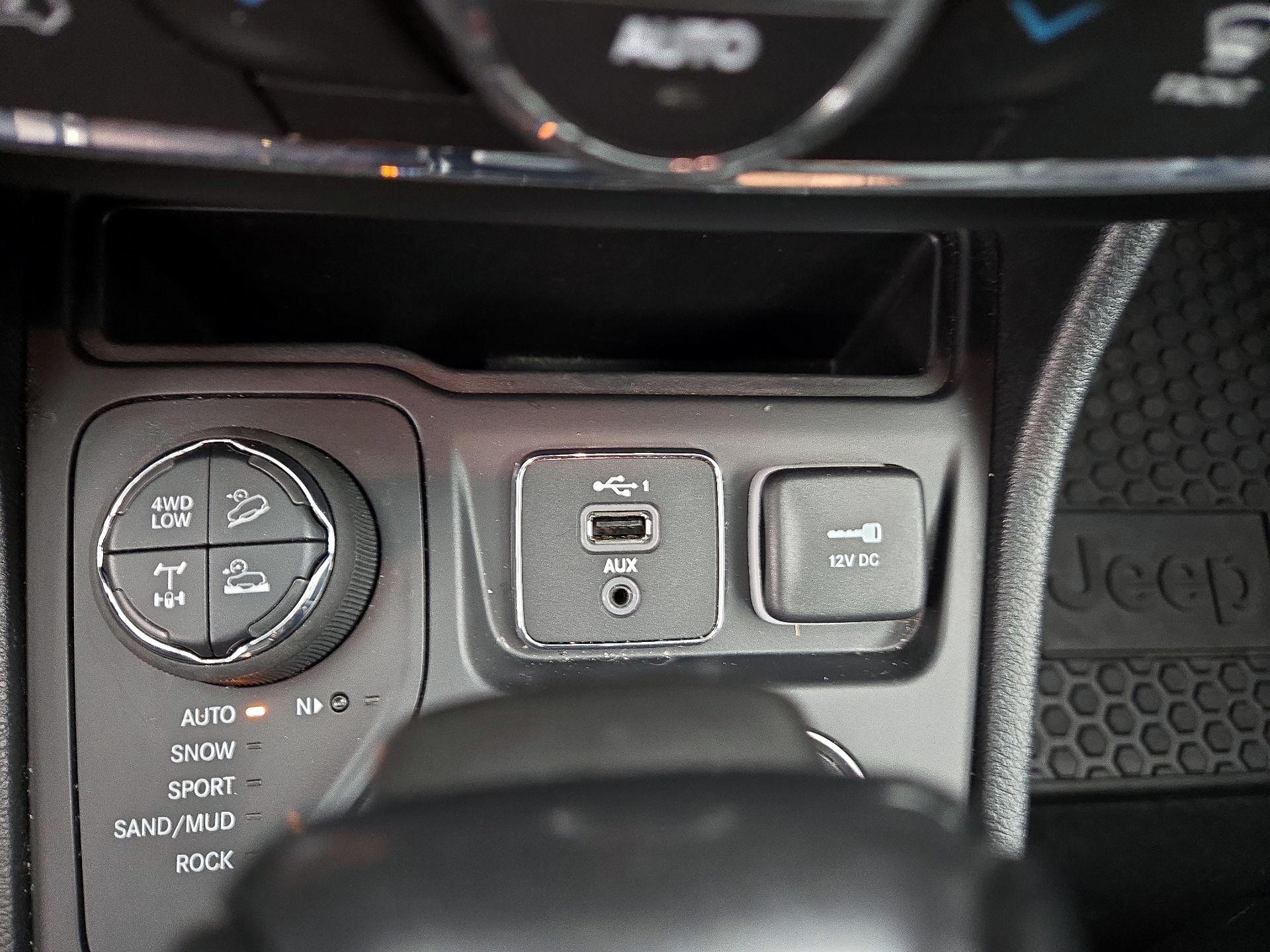 Thumbnail: 2022 Jeep Cherokee - 18