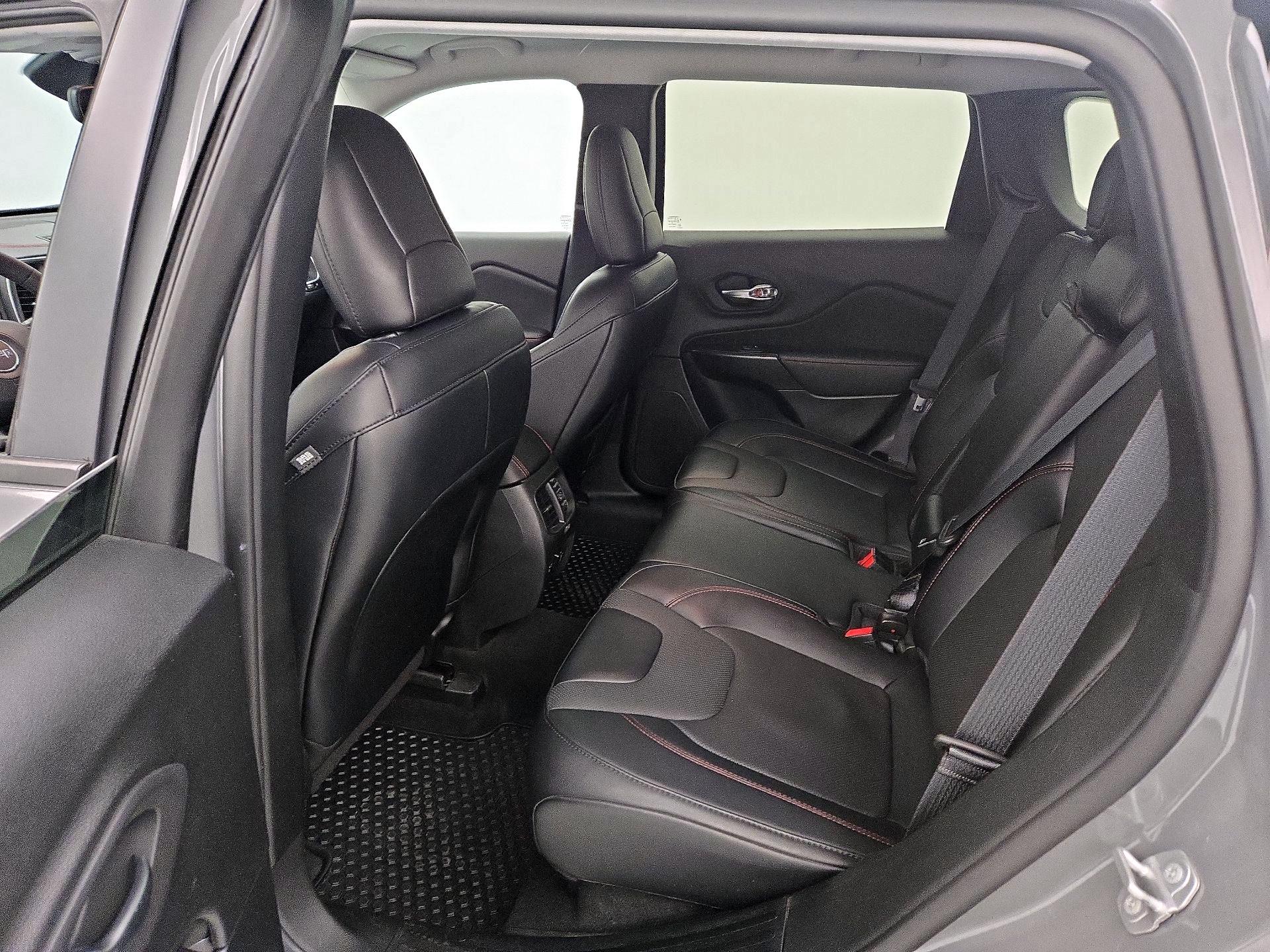 Thumbnail: 2022 Jeep Cherokee - 19