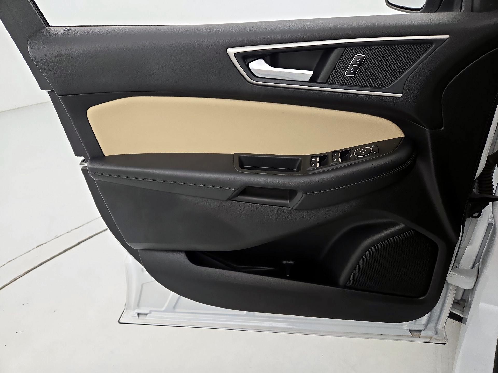 Thumbnail: 2022 Ford Edge - 12