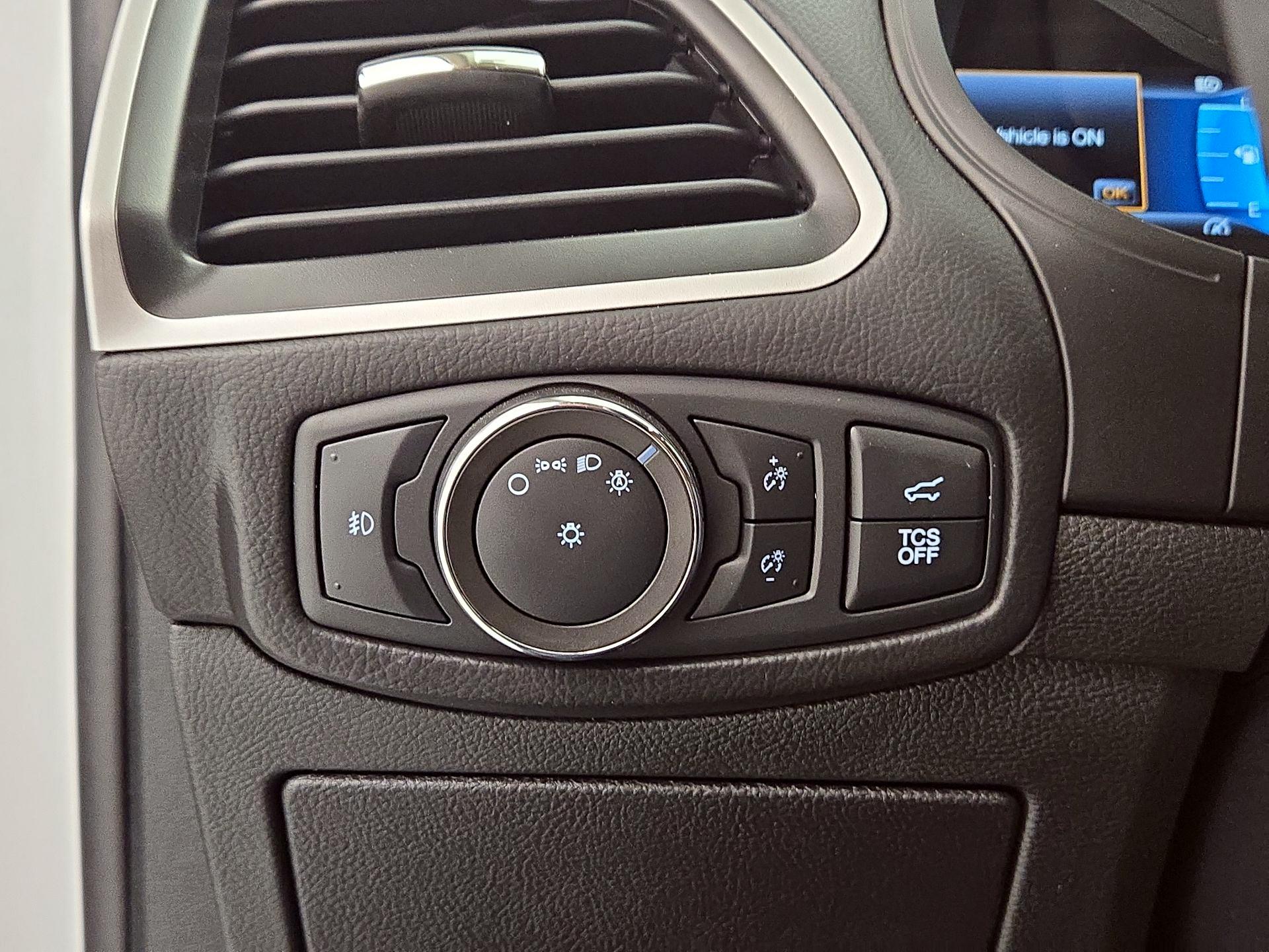 Thumbnail: 2022 Ford Edge - 13