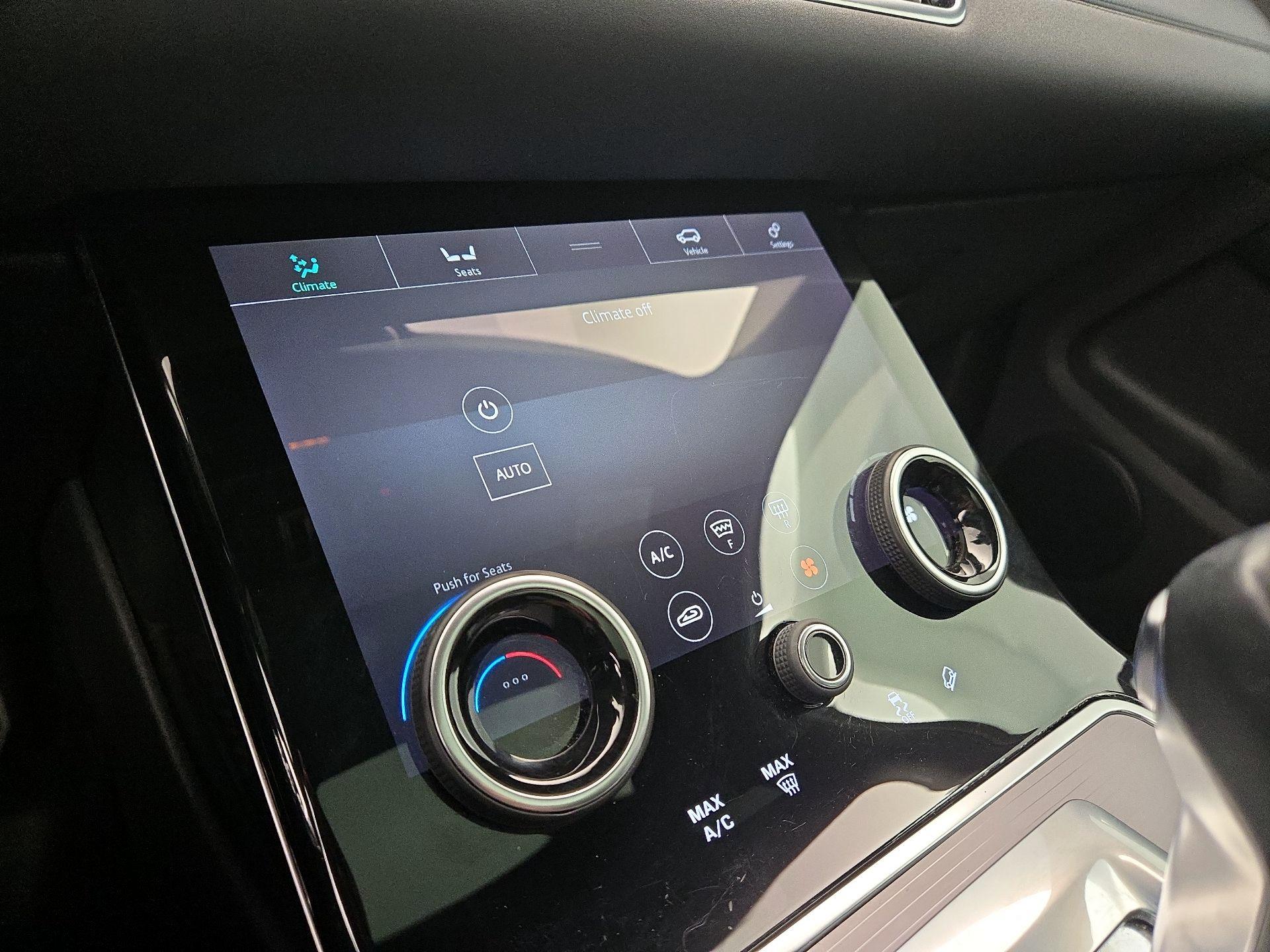 Thumbnail: 2020 Land Rover Range Rover Evoque - 17