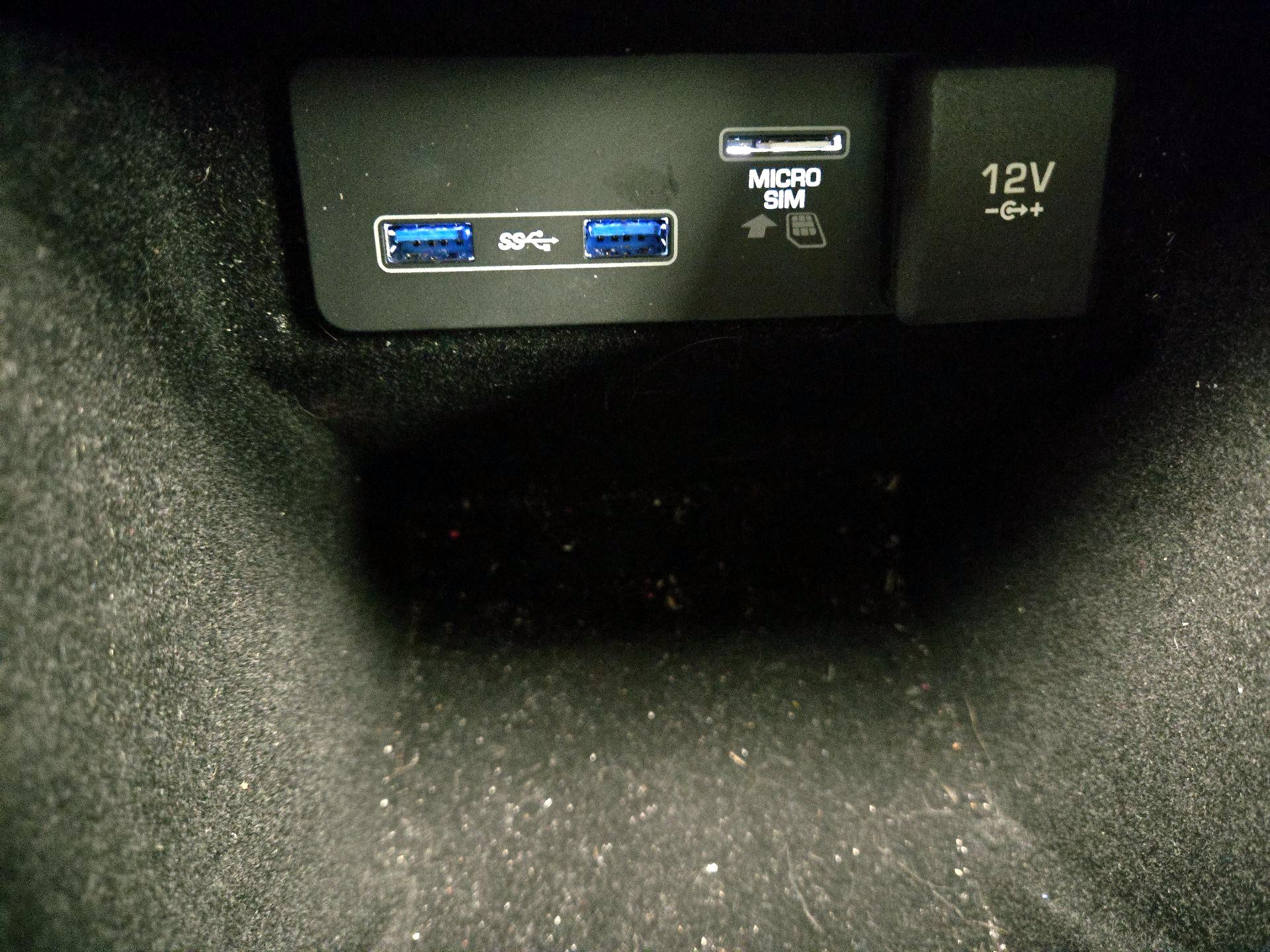 Thumbnail: 2020 Land Rover Range Rover Evoque - 19