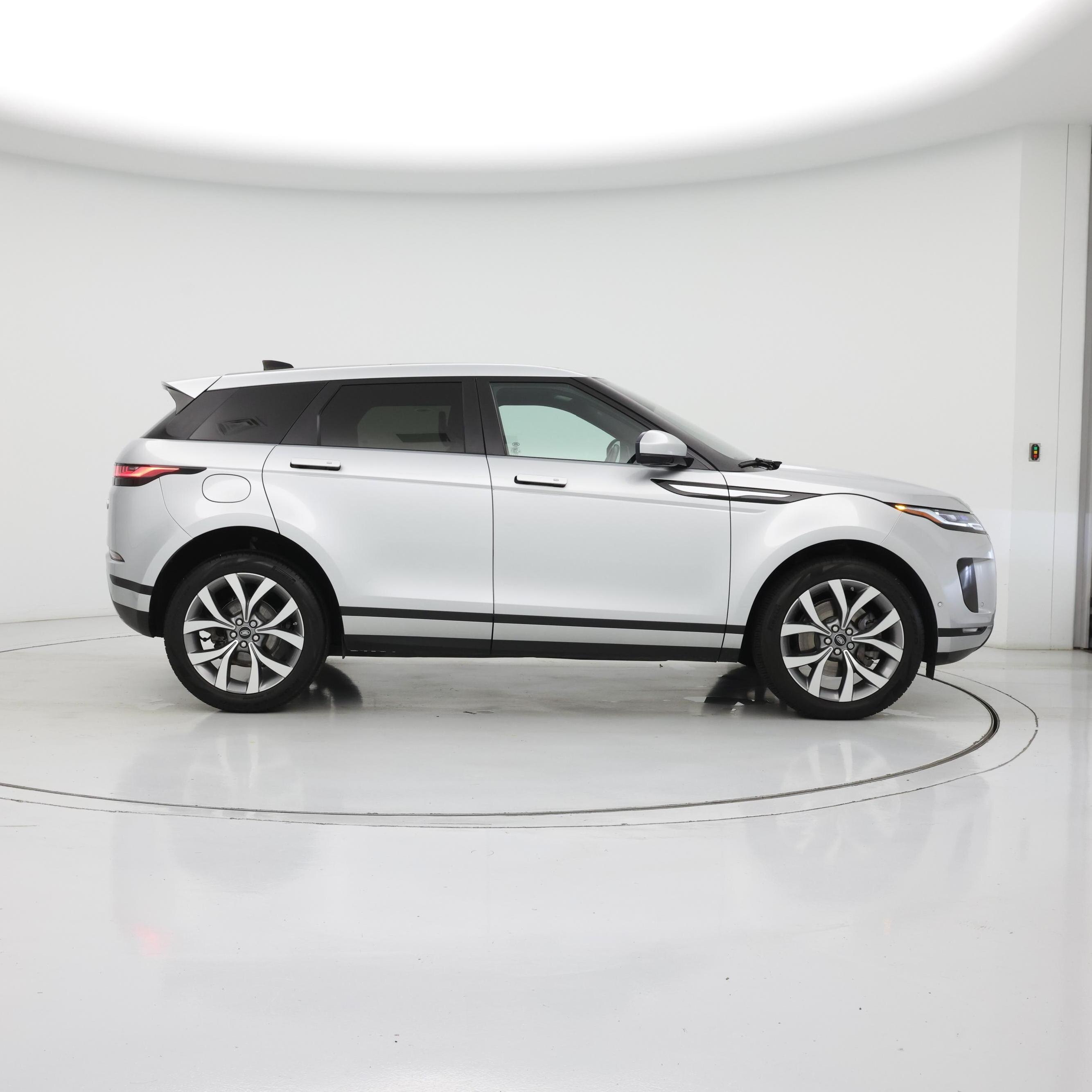 Thumbnail: 2020 Land Rover Range Rover Evoque - 7