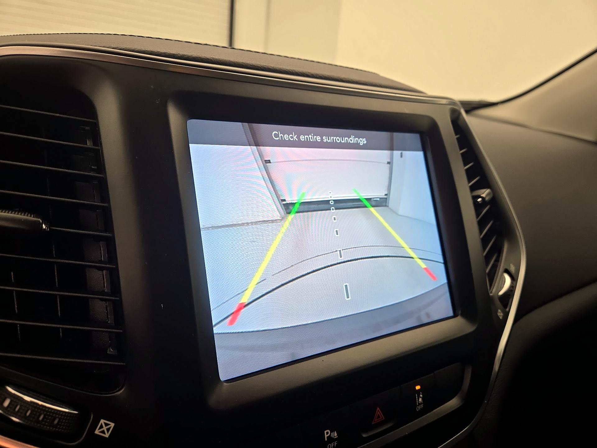 Thumbnail: 2022 Jeep Cherokee - 14