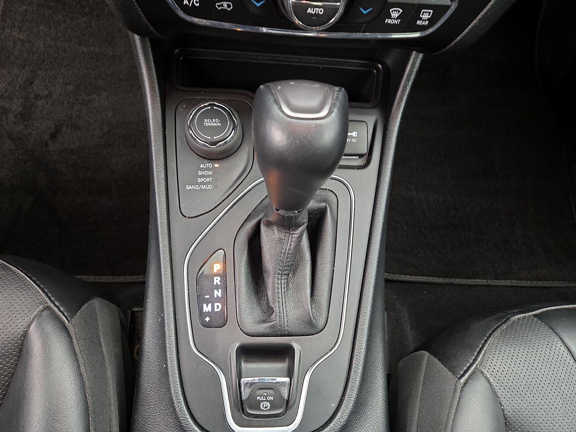 Thumbnail: 2022 Jeep Cherokee - 17