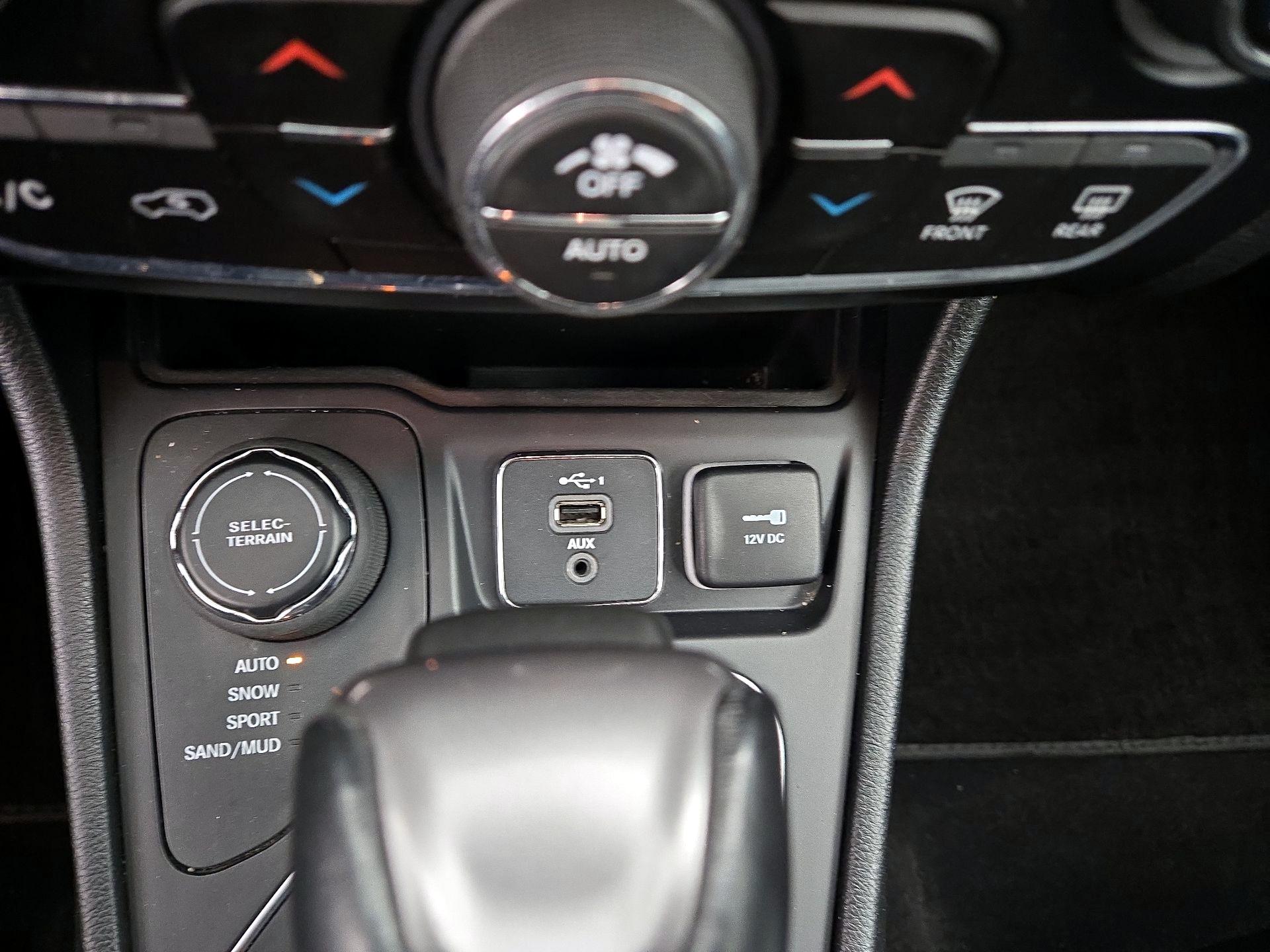 Thumbnail: 2022 Jeep Cherokee - 18