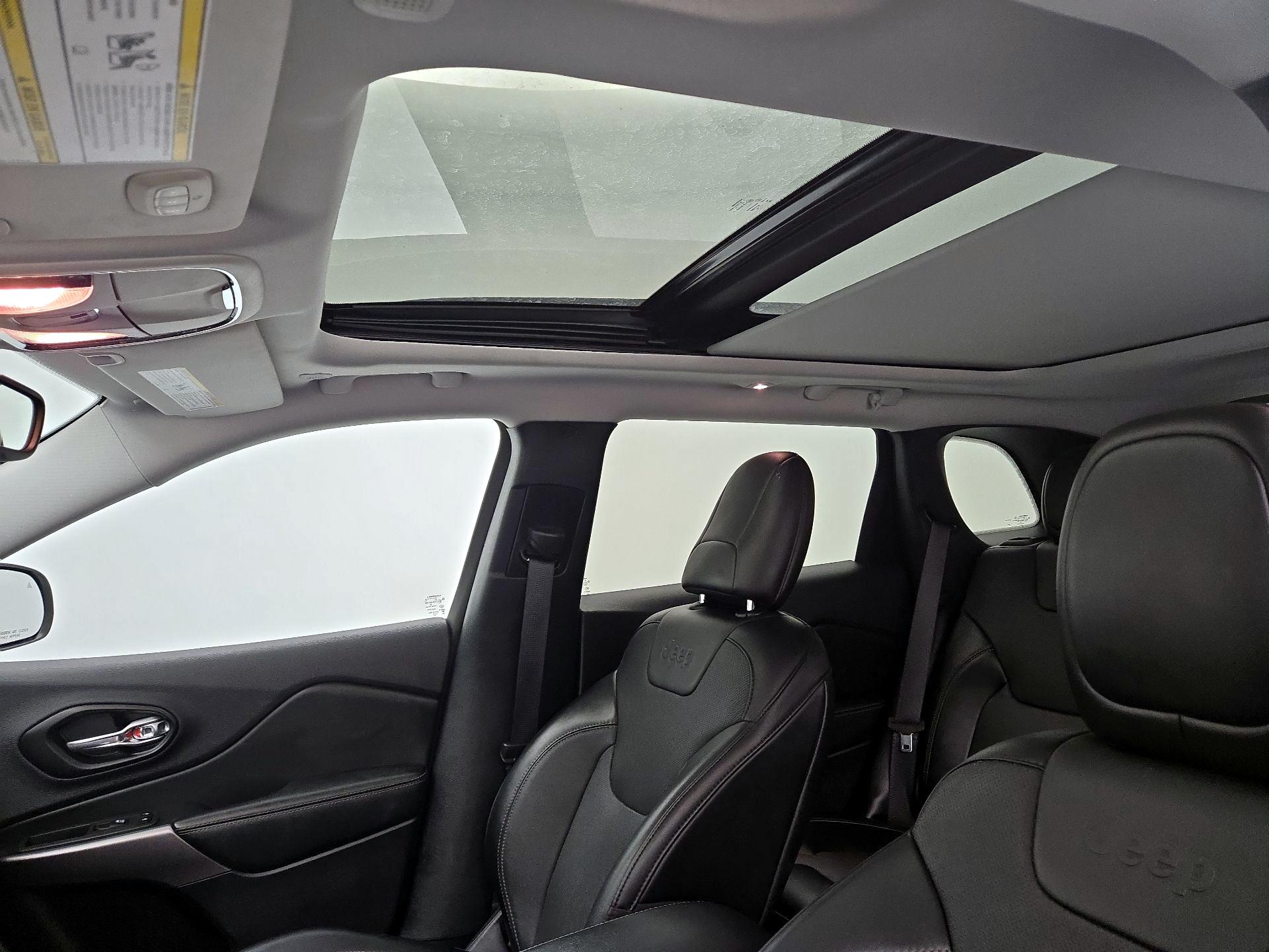 Thumbnail: 2022 Jeep Cherokee - 19