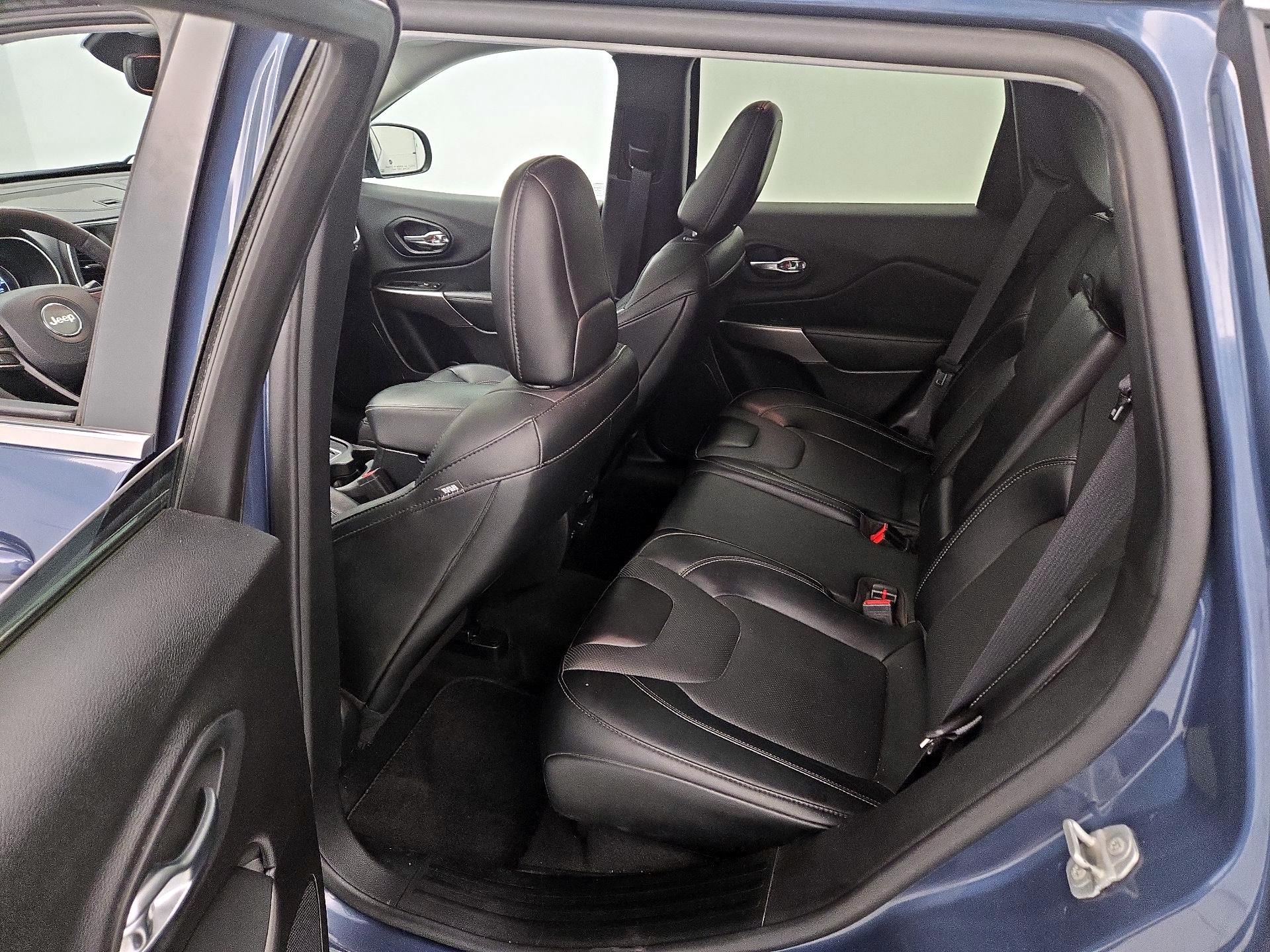 Thumbnail: 2022 Jeep Cherokee - 20