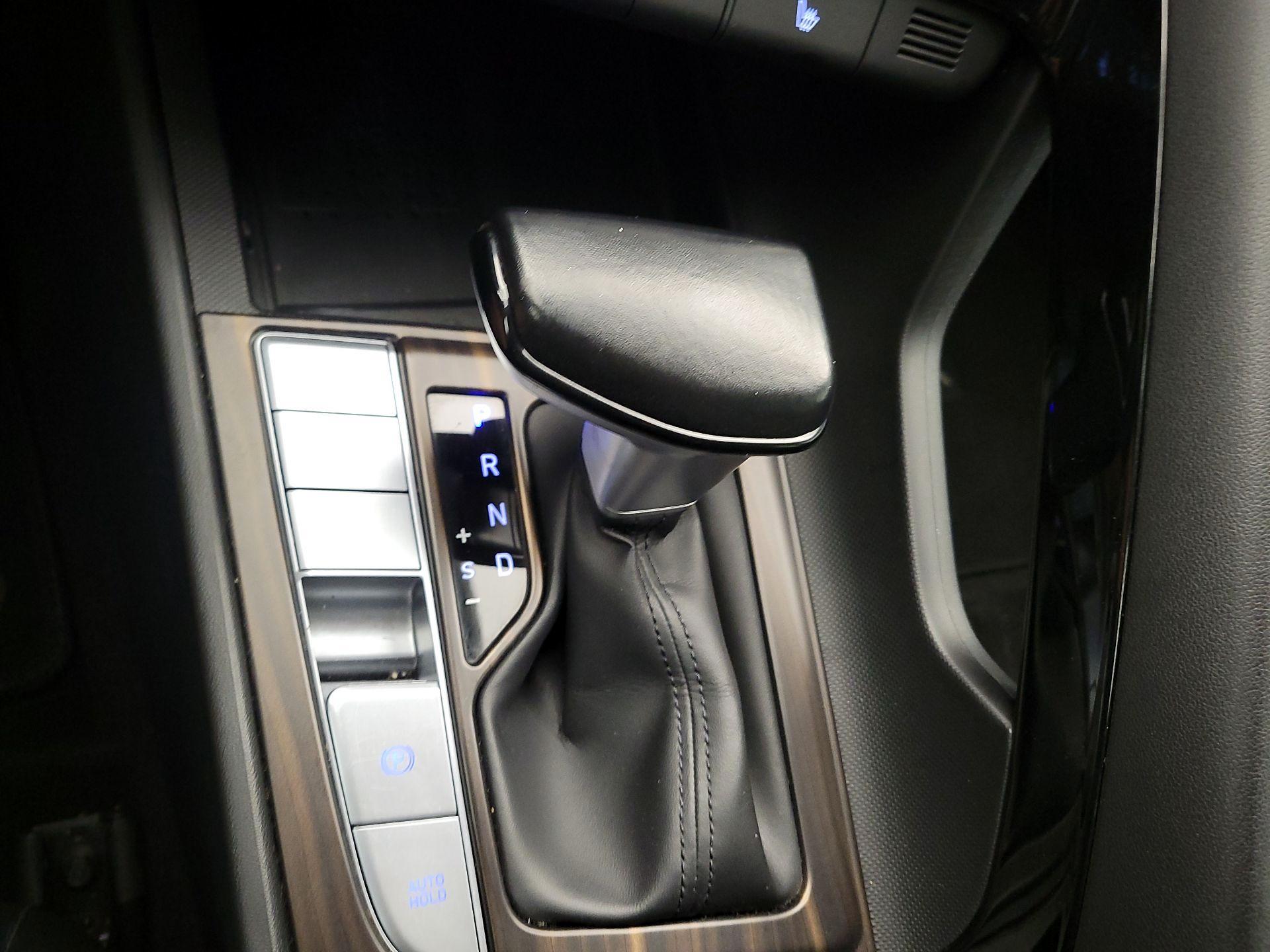 Thumbnail: 2023 Hyundai Elantra - 18