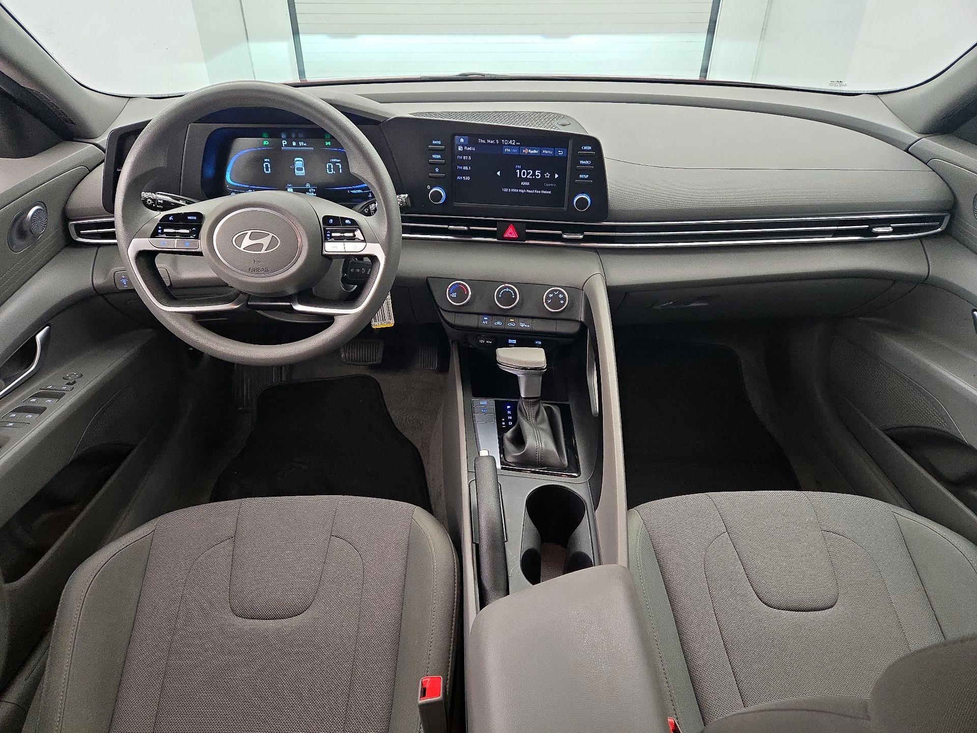 Thumbnail: 2025 Hyundai Elantra - 9