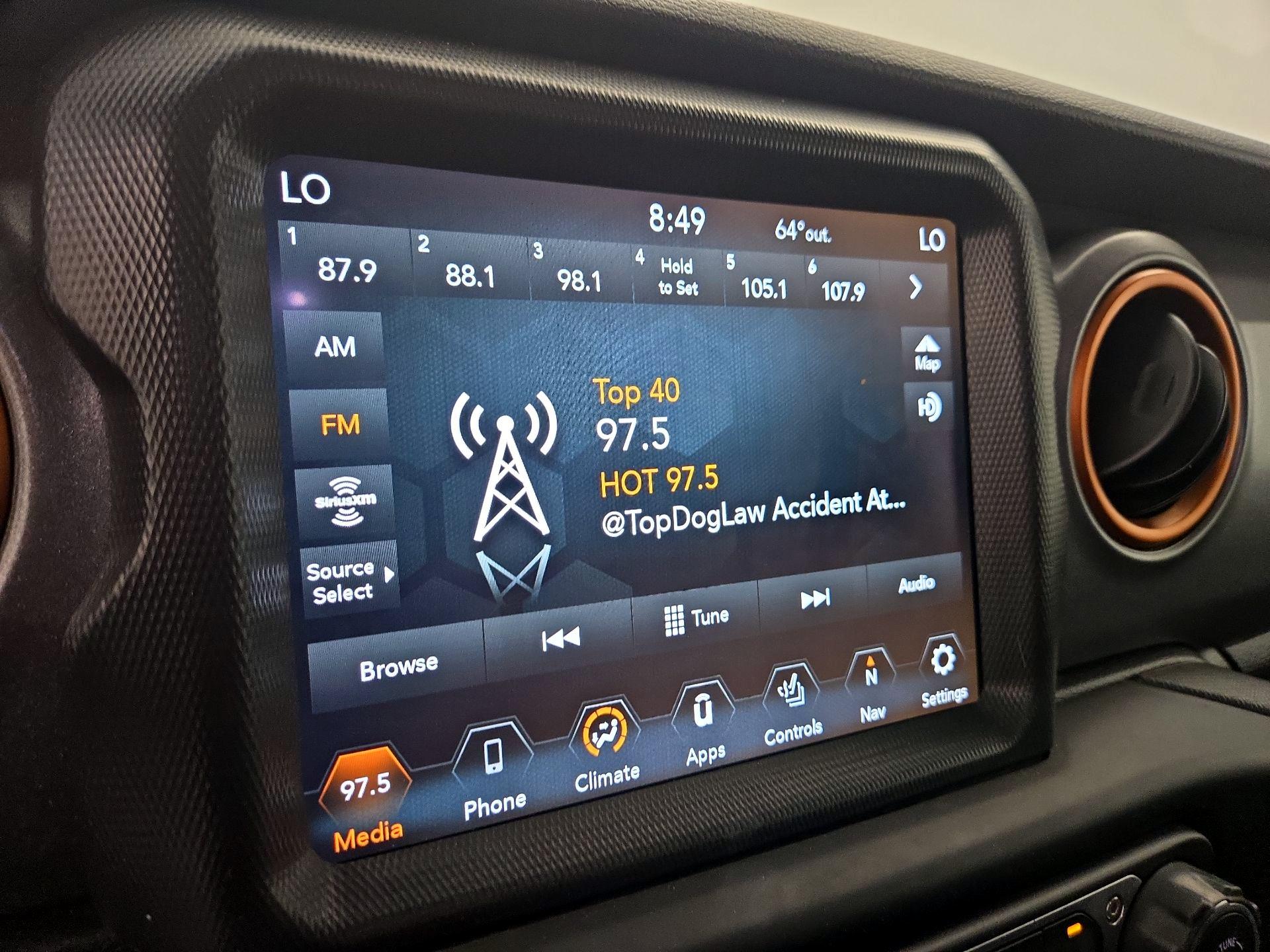 Thumbnail: 2021 Jeep Gladiator - 16