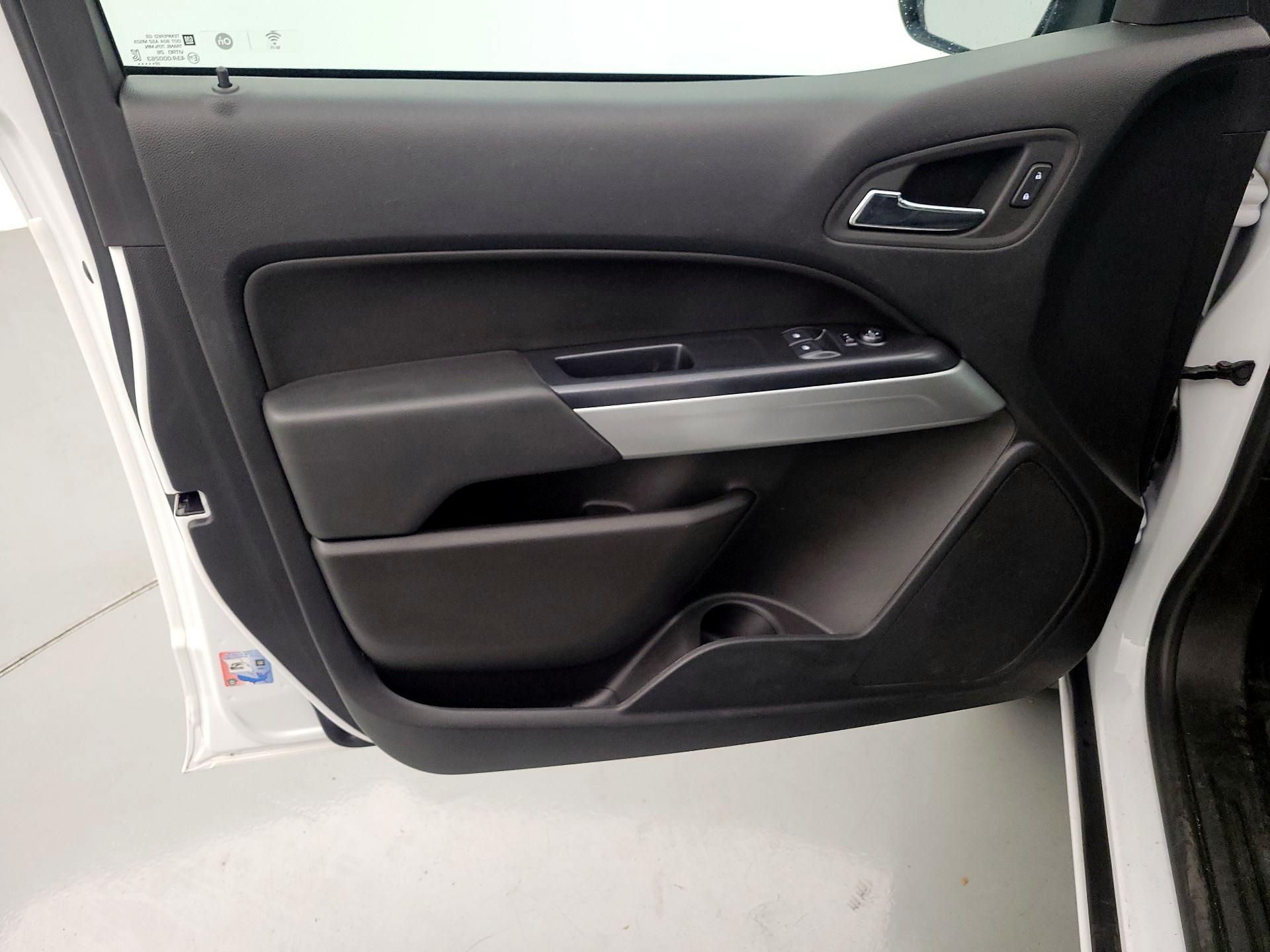 Thumbnail: 2022 Chevrolet Colorado - 12