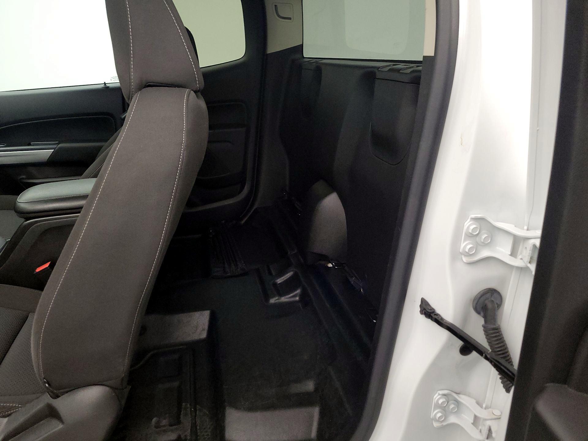 Thumbnail: 2022 Chevrolet Colorado - 19