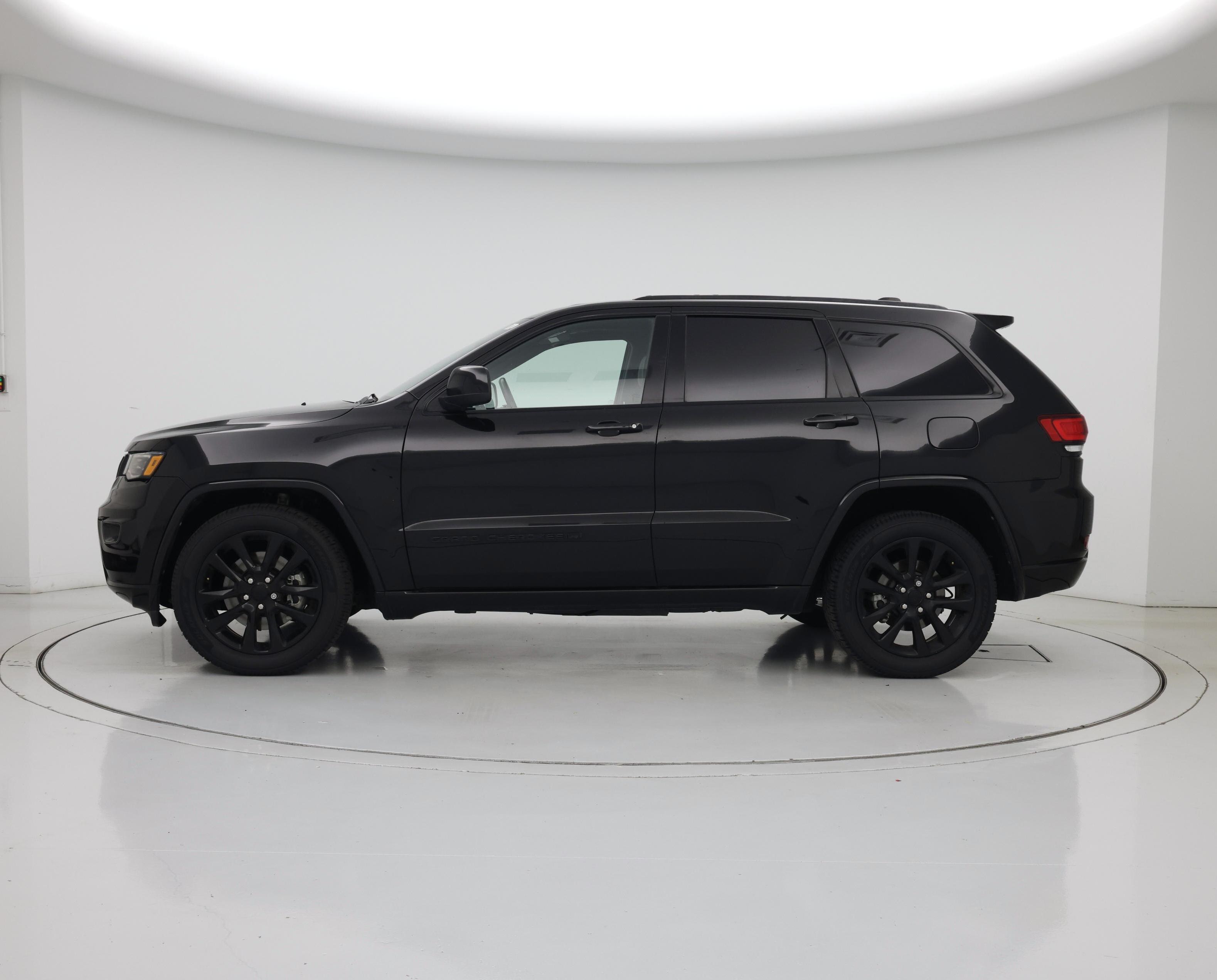 Thumbnail: 2022 Jeep Grand Cherokee - 3
