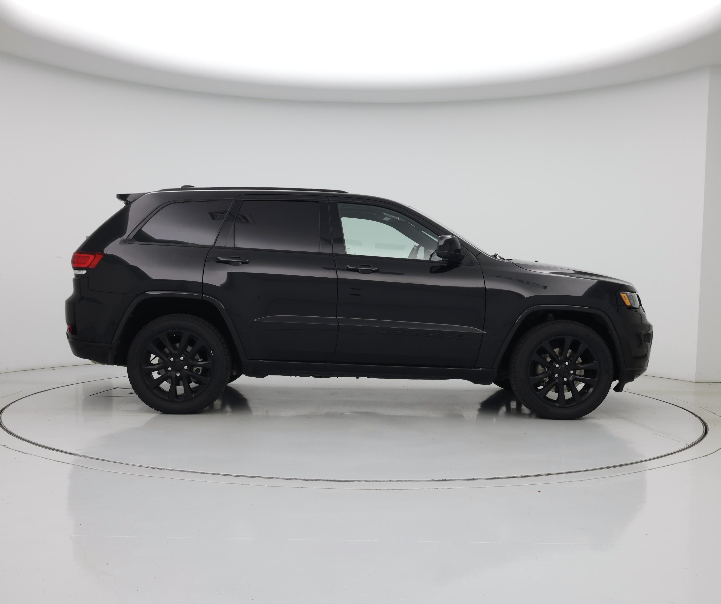 Thumbnail: 2022 Jeep Grand Cherokee - 7
