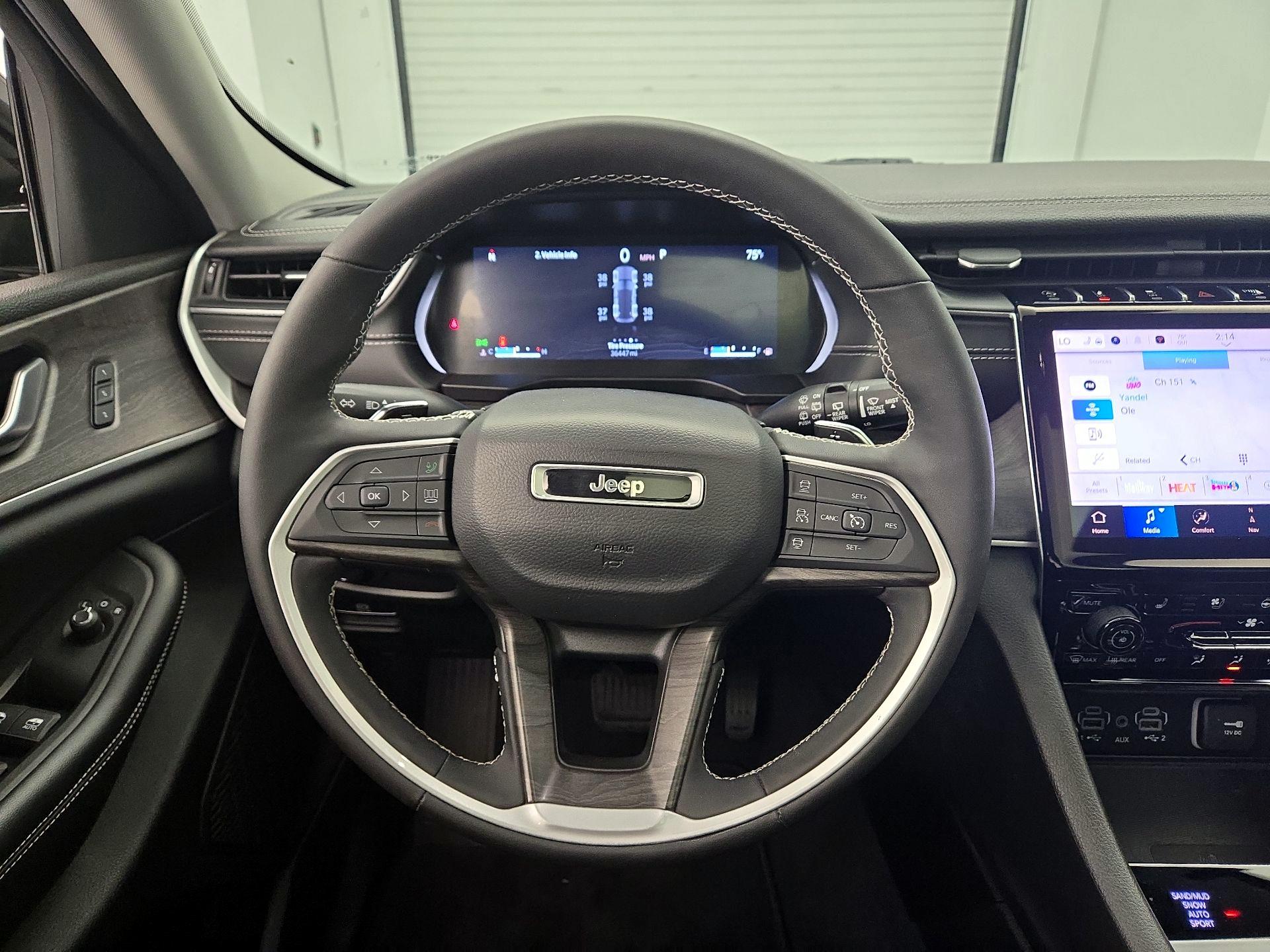 Thumbnail: 2023 Jeep Grand Cherokee - 10