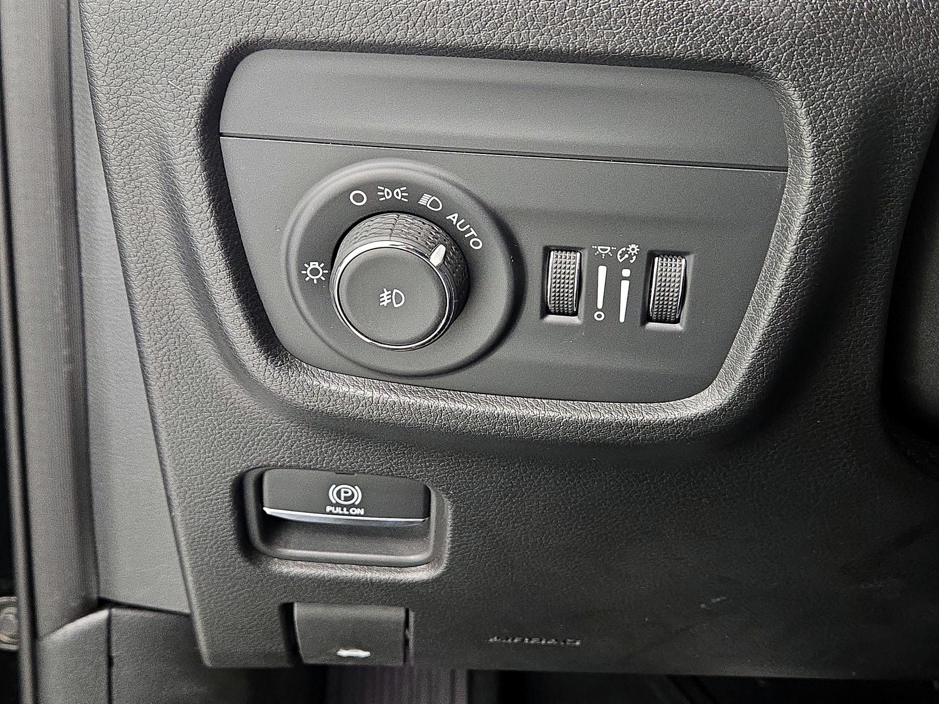 Thumbnail: 2023 Jeep Grand Cherokee - 13