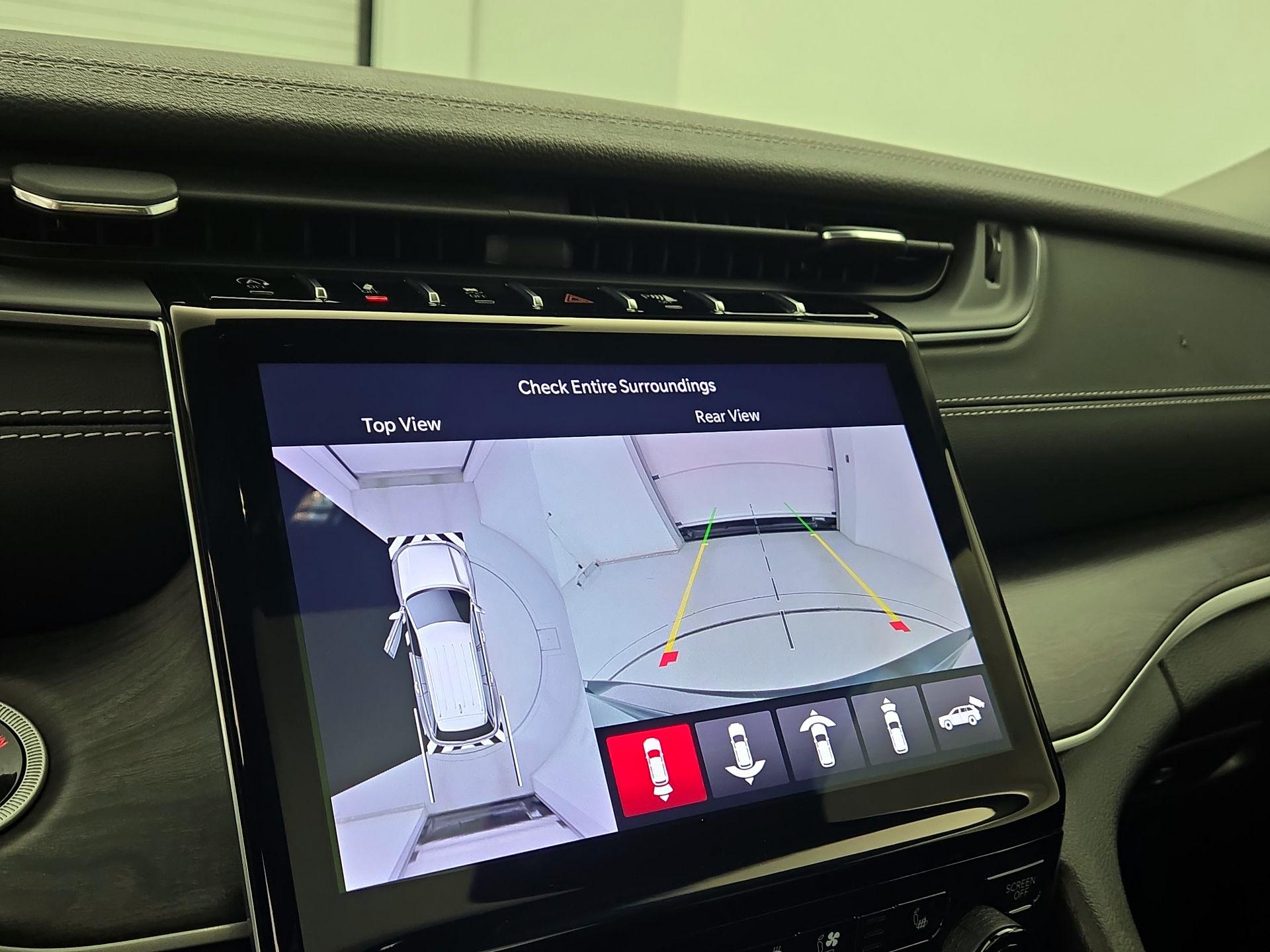 Thumbnail: 2023 Jeep Grand Cherokee - 14