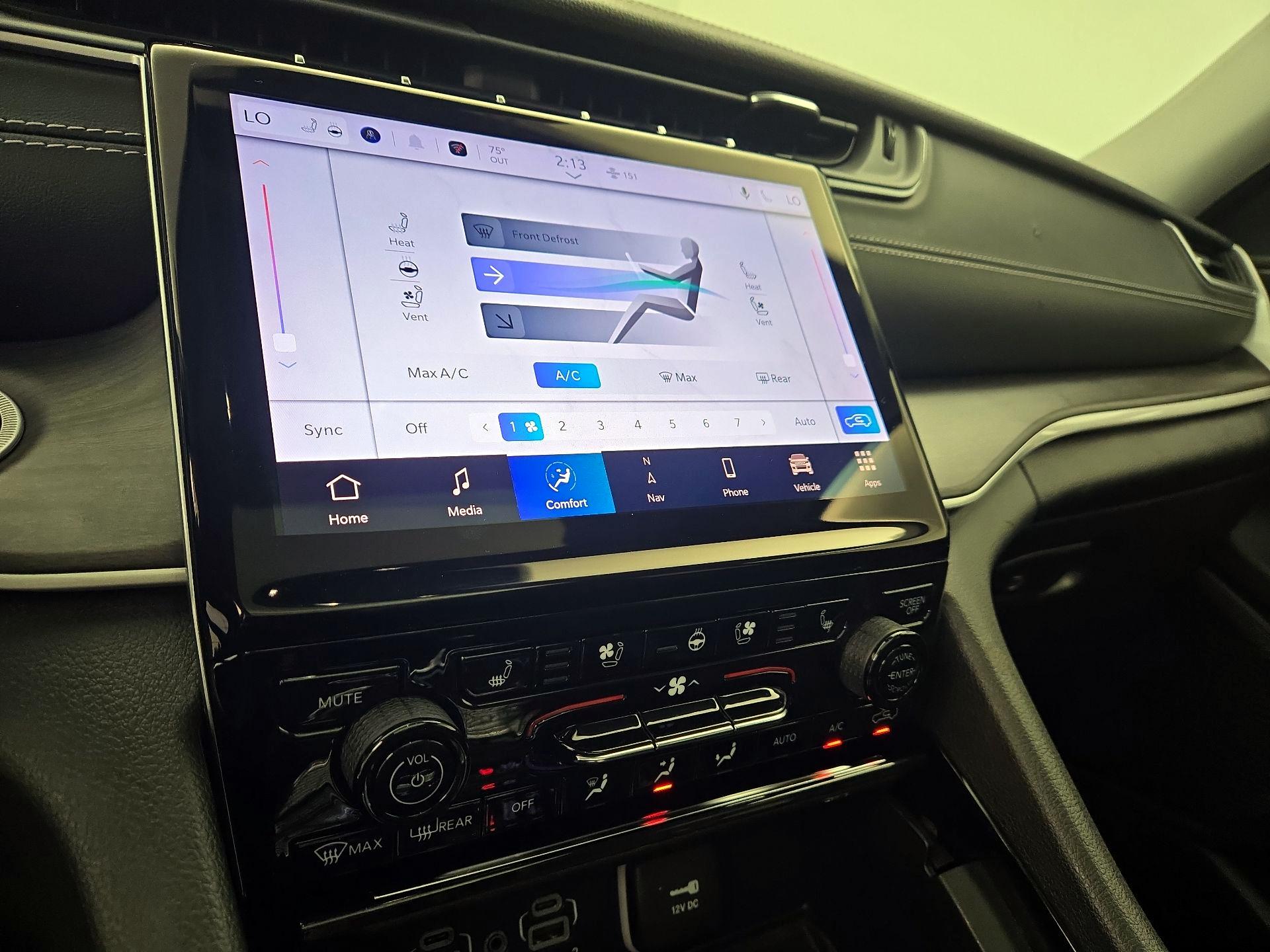 Thumbnail: 2023 Jeep Grand Cherokee - 16