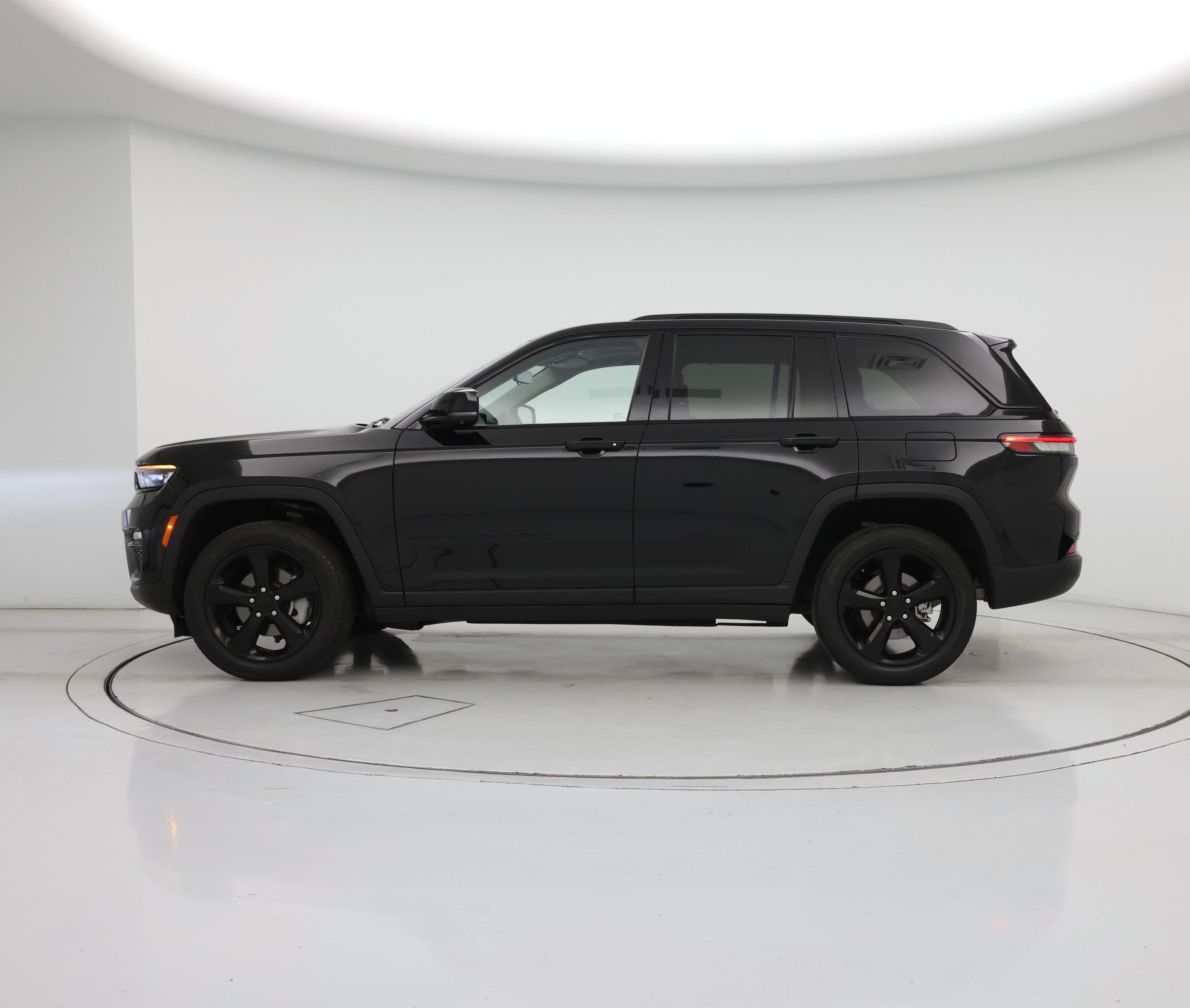 Thumbnail: 2023 Jeep Grand Cherokee - 3