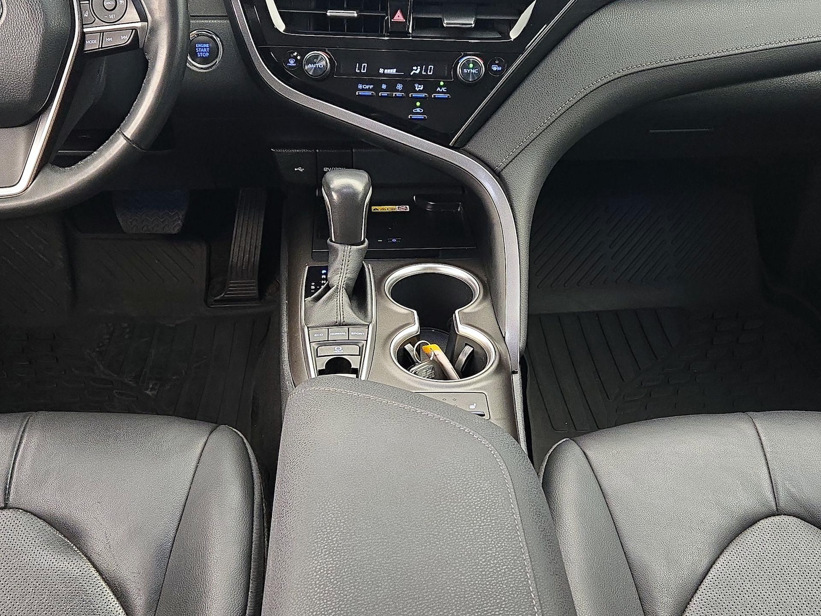 2023 Toyota Camry XLE - Photo 18