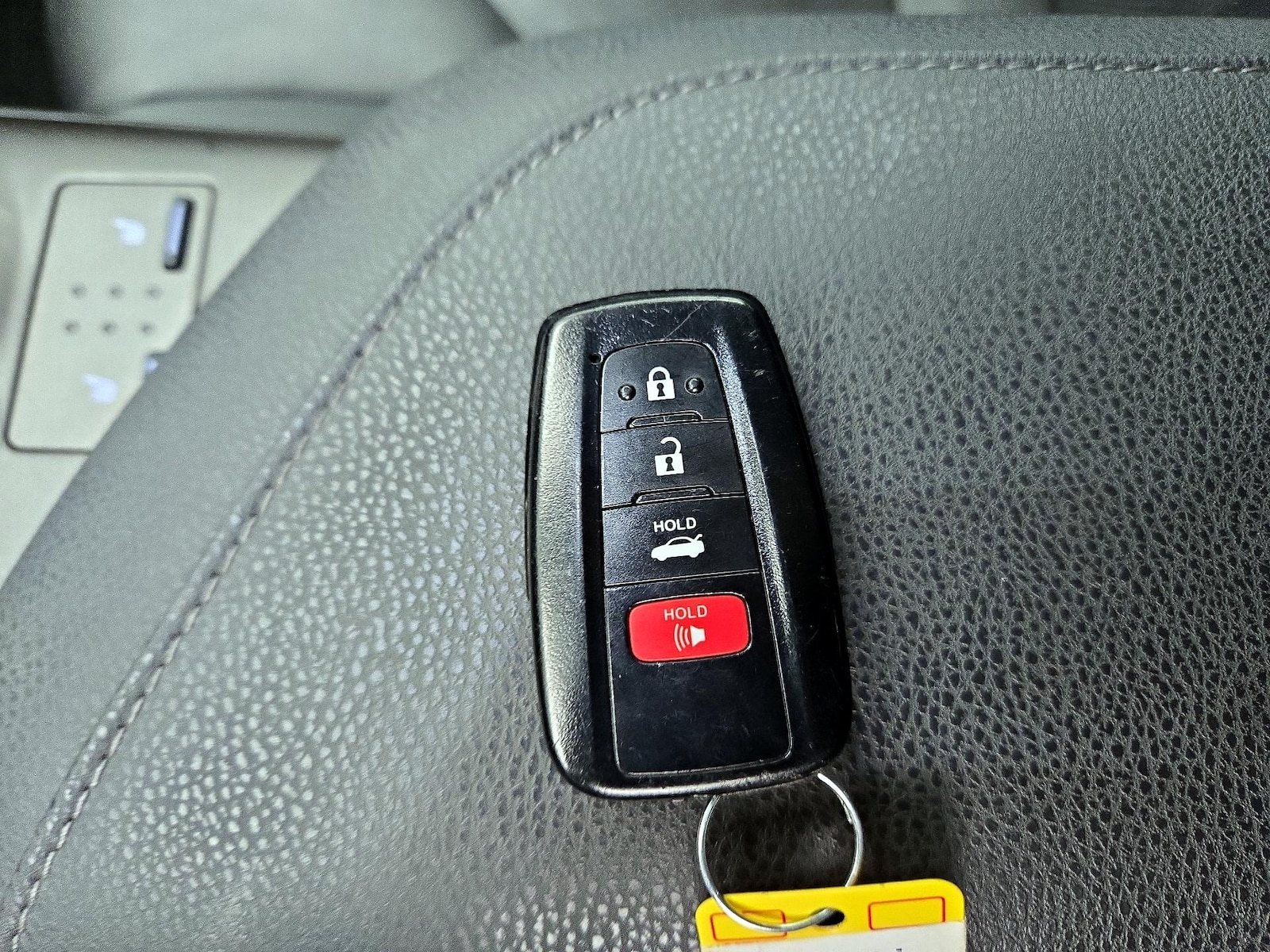 2023 Toyota Camry XLE - Photo 23