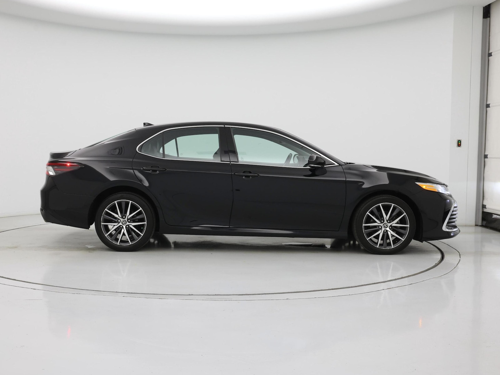 2023 Toyota Camry XLE - Photo 8