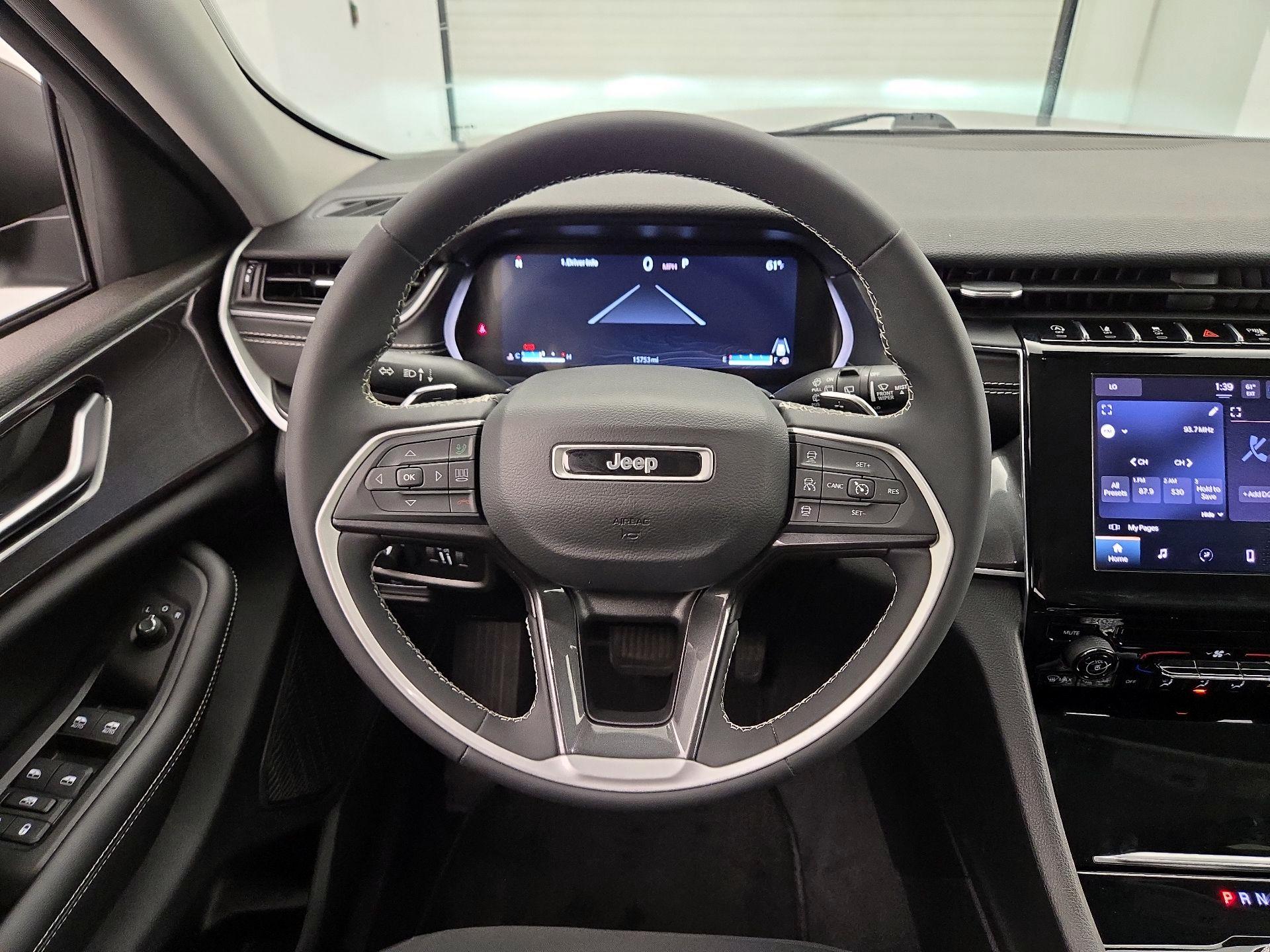 Thumbnail: 2023 Jeep Grand Cherokee - 10