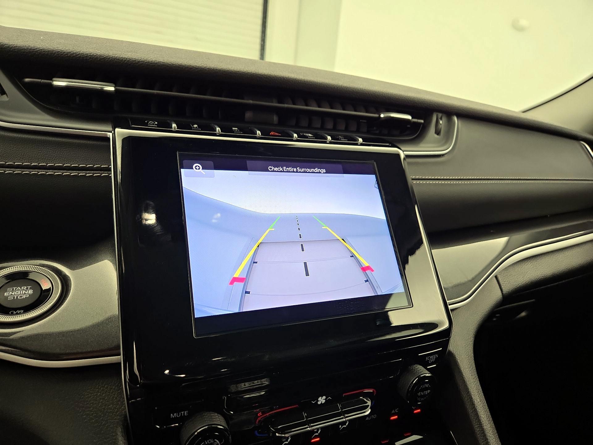 Thumbnail: 2023 Jeep Grand Cherokee - 14