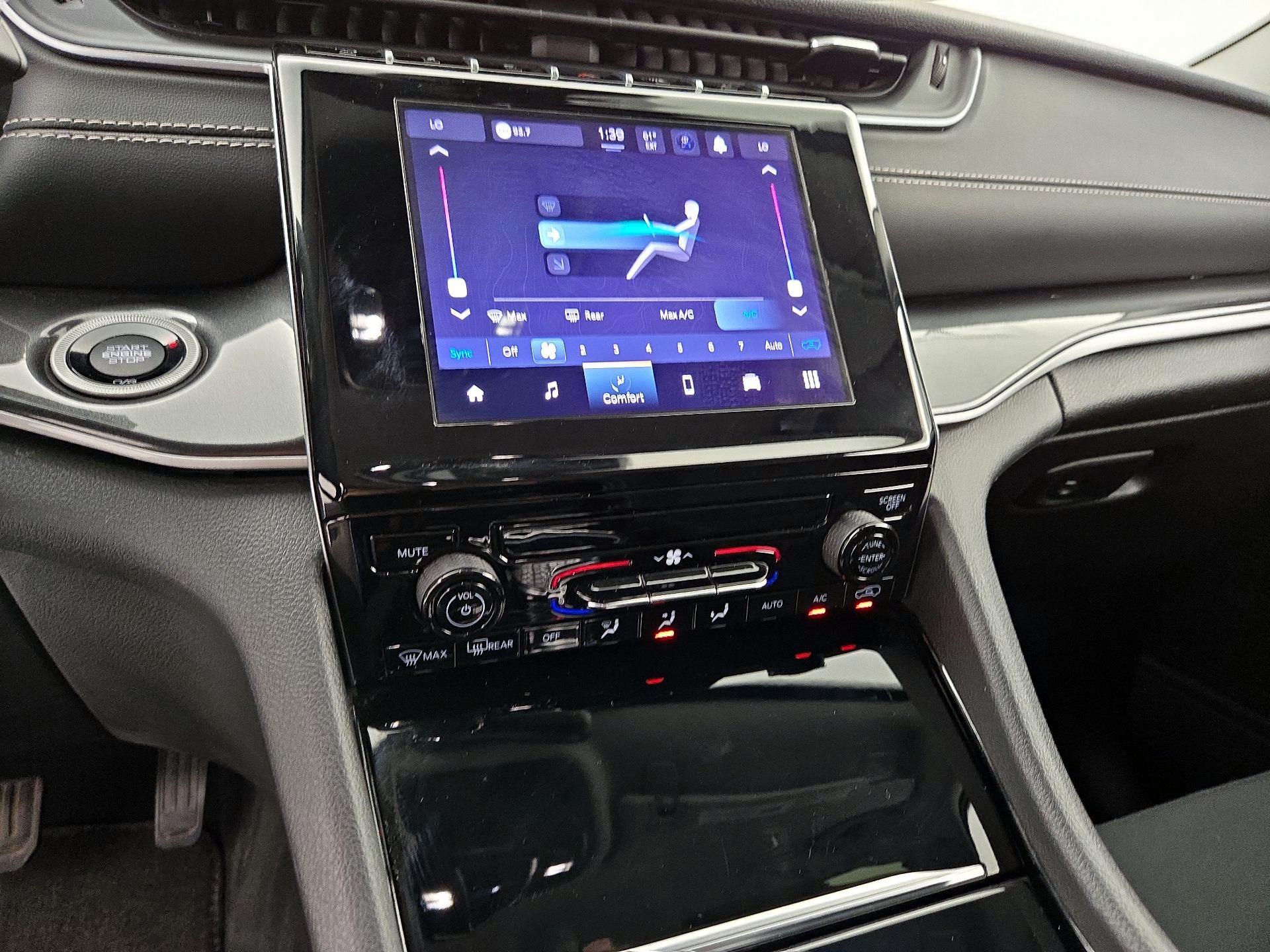 Thumbnail: 2023 Jeep Grand Cherokee - 16