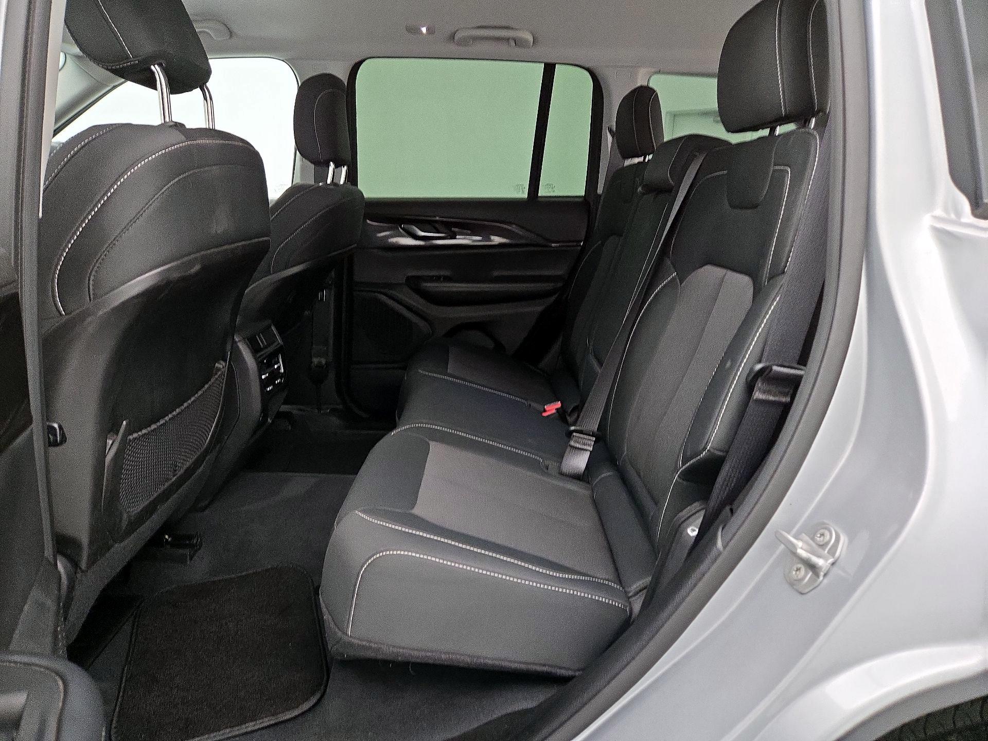 Thumbnail: 2023 Jeep Grand Cherokee - 19