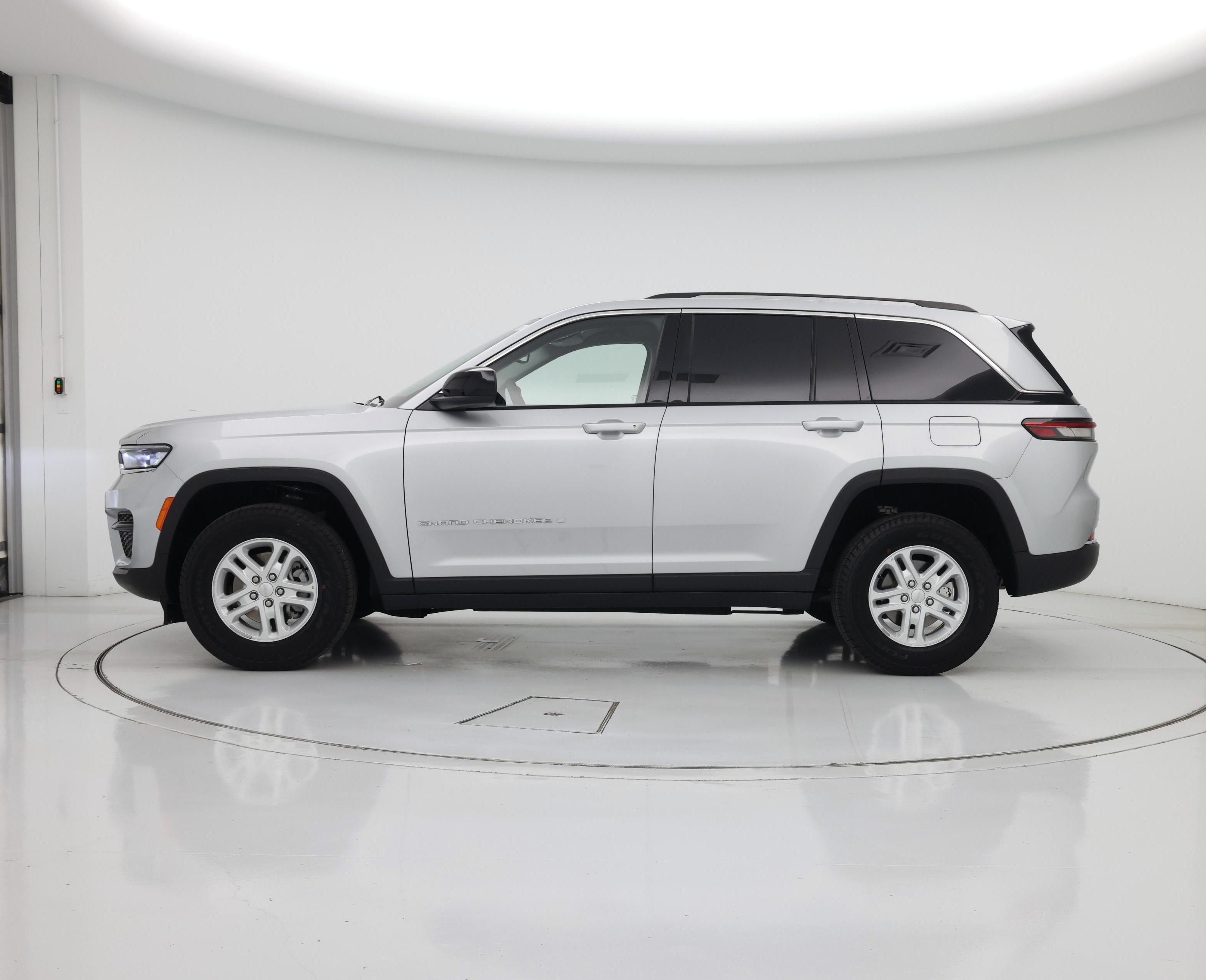 Thumbnail: 2023 Jeep Grand Cherokee - 3