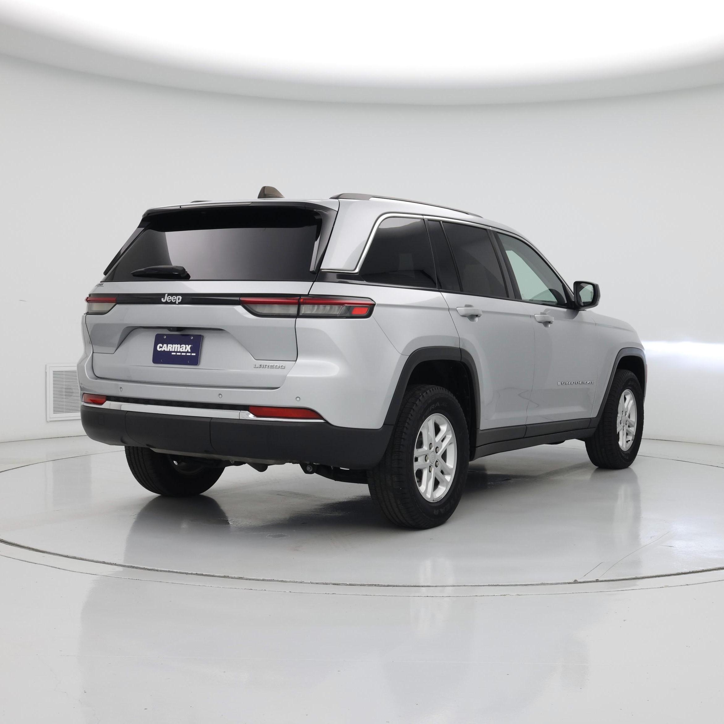 Thumbnail: 2023 Jeep Grand Cherokee - 8